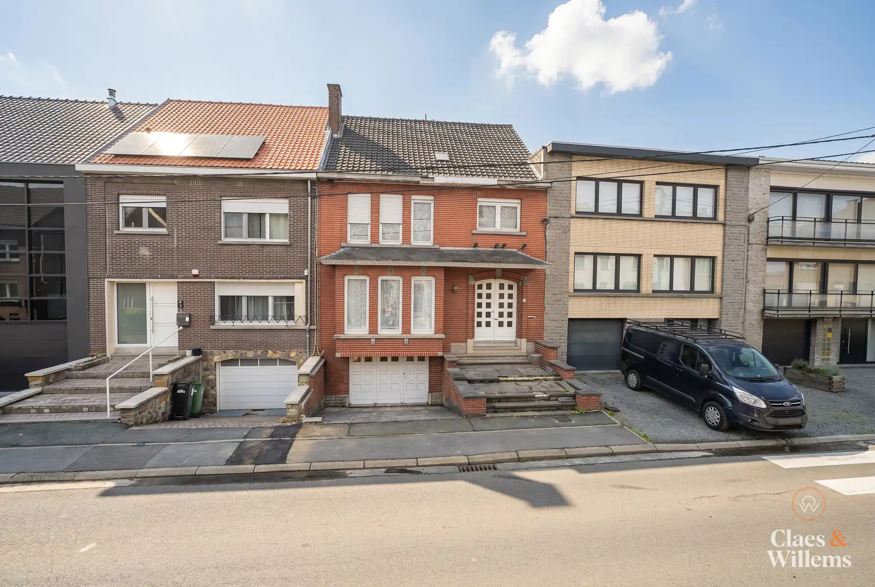 Hoofdfoto van de publicatie: Af te werken woning in centrum Galmaarden.
