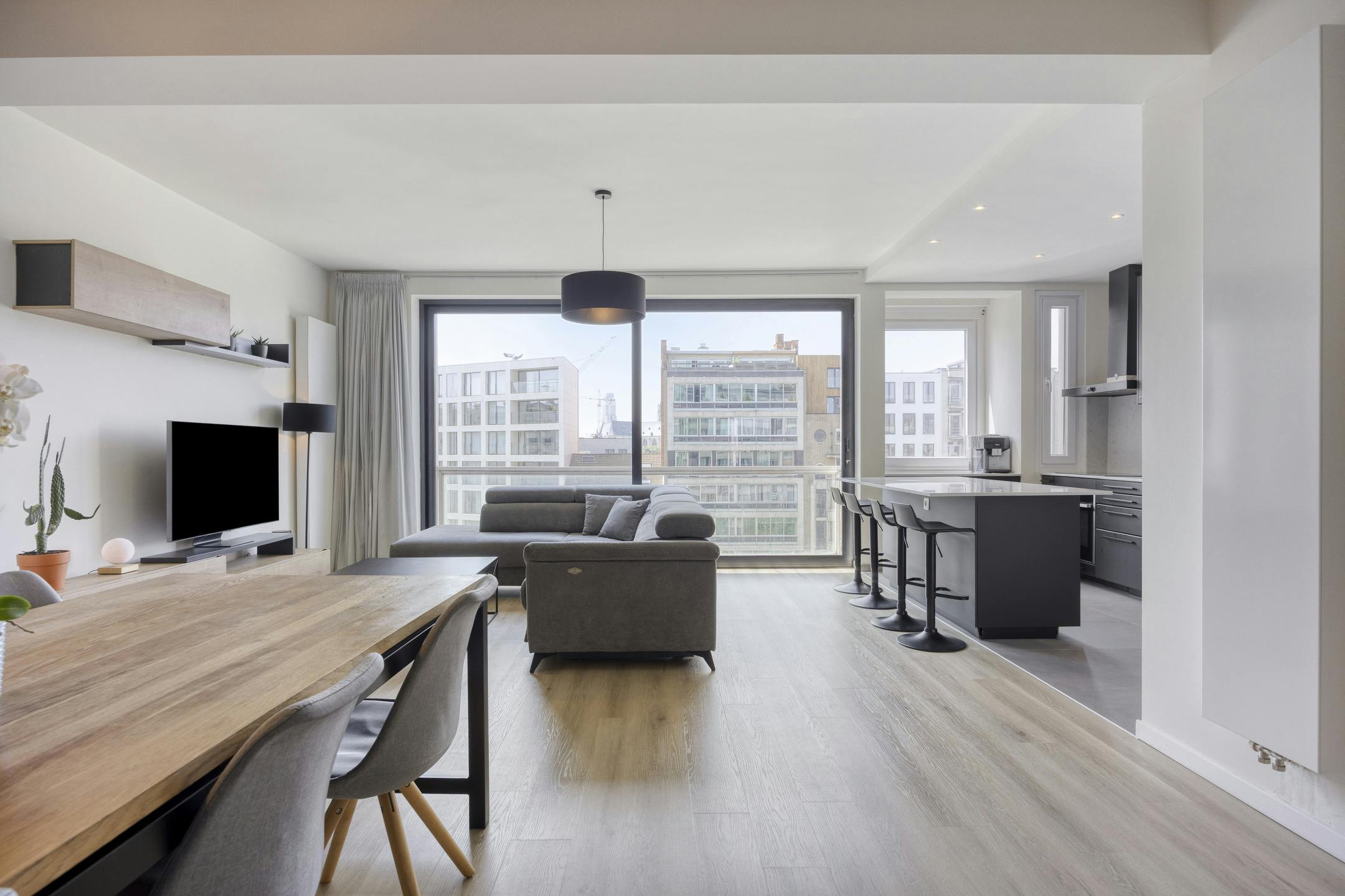 Uniek appartement met 3 slaapkamers te koop in Antwerpen foto 5