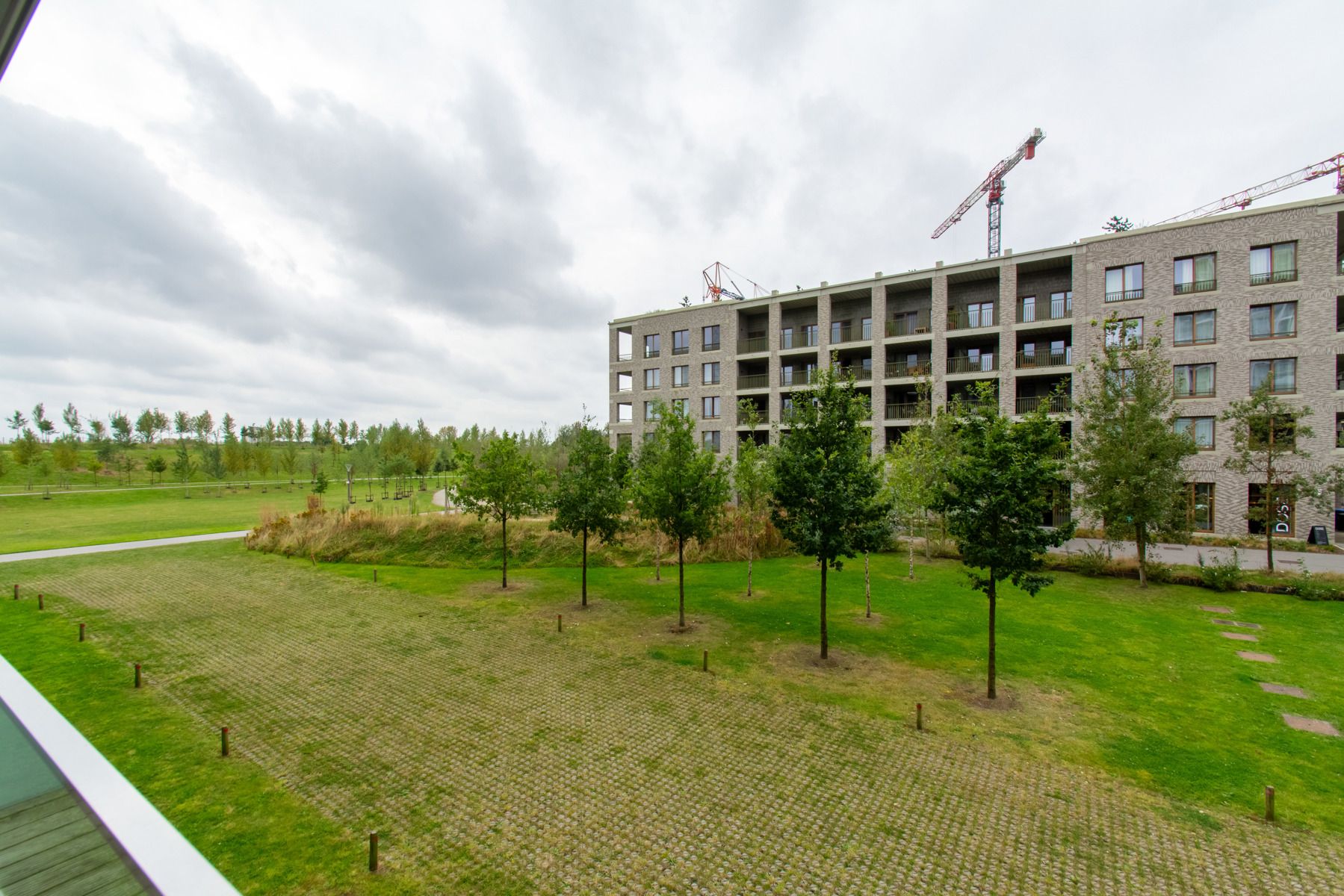 Gemeubeld 2-slaapkamer app met prachtig zicht op park  foto 1