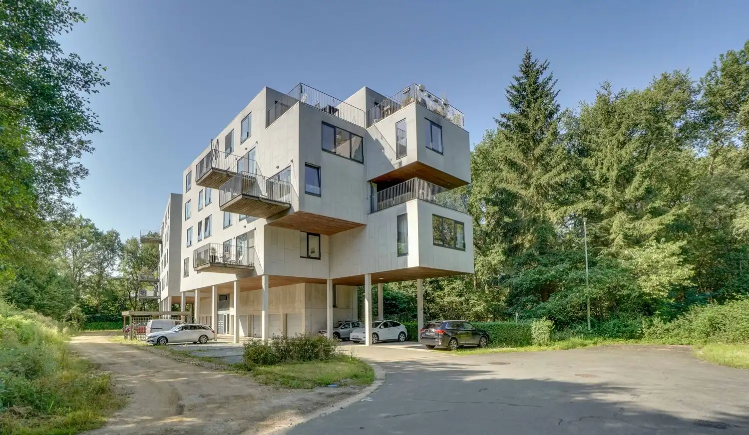 UNIEK APPARTEMENT MET PRACHTIG UITZICHT foto {{pictureIndex}}