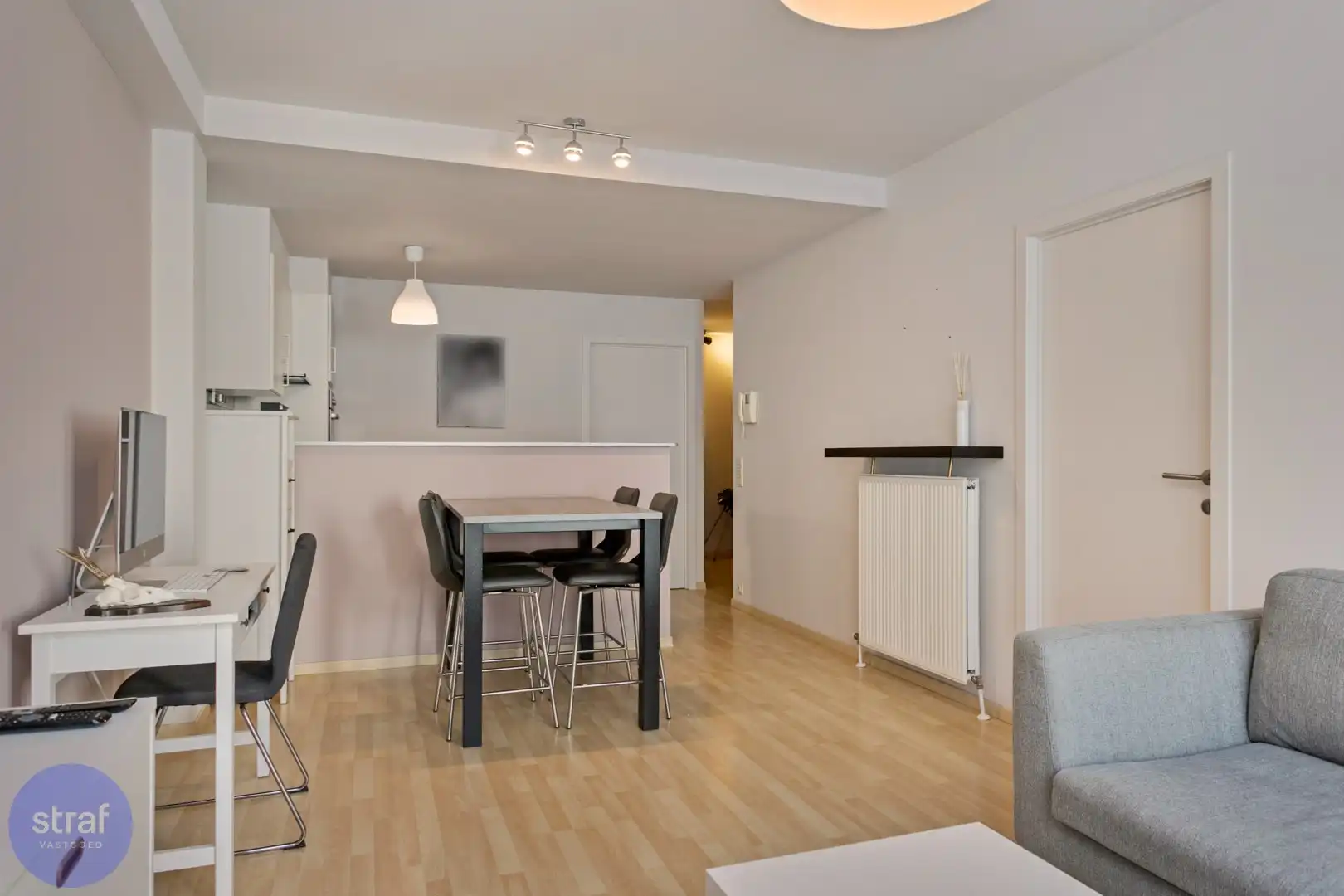 TE HUUR gemeubeld appartement in centrum Antwerpen met garage foto 4