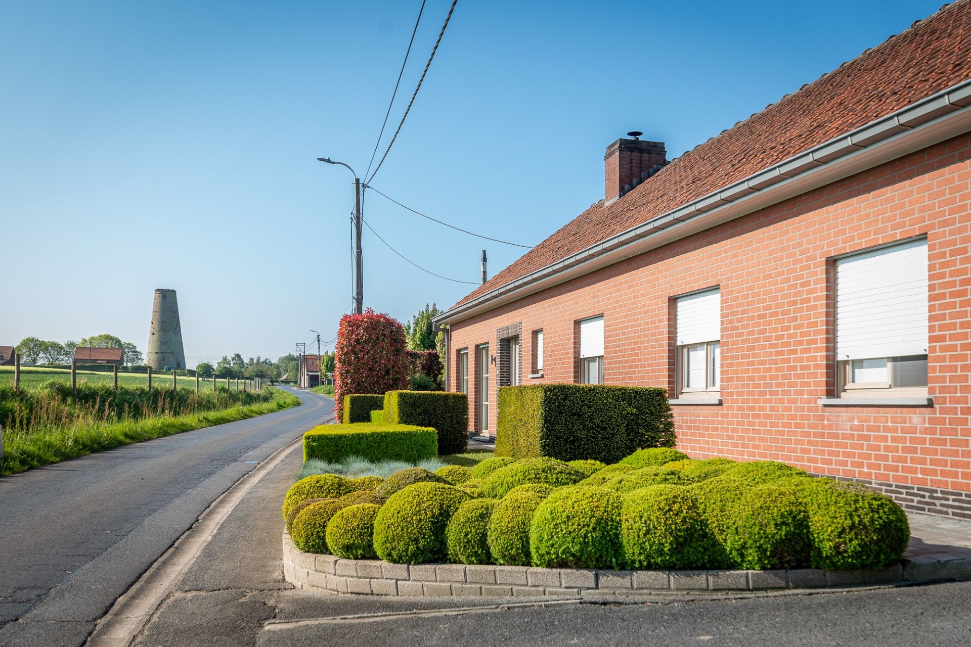 Rustig gelegen, ruime woning met magazijn foto 33