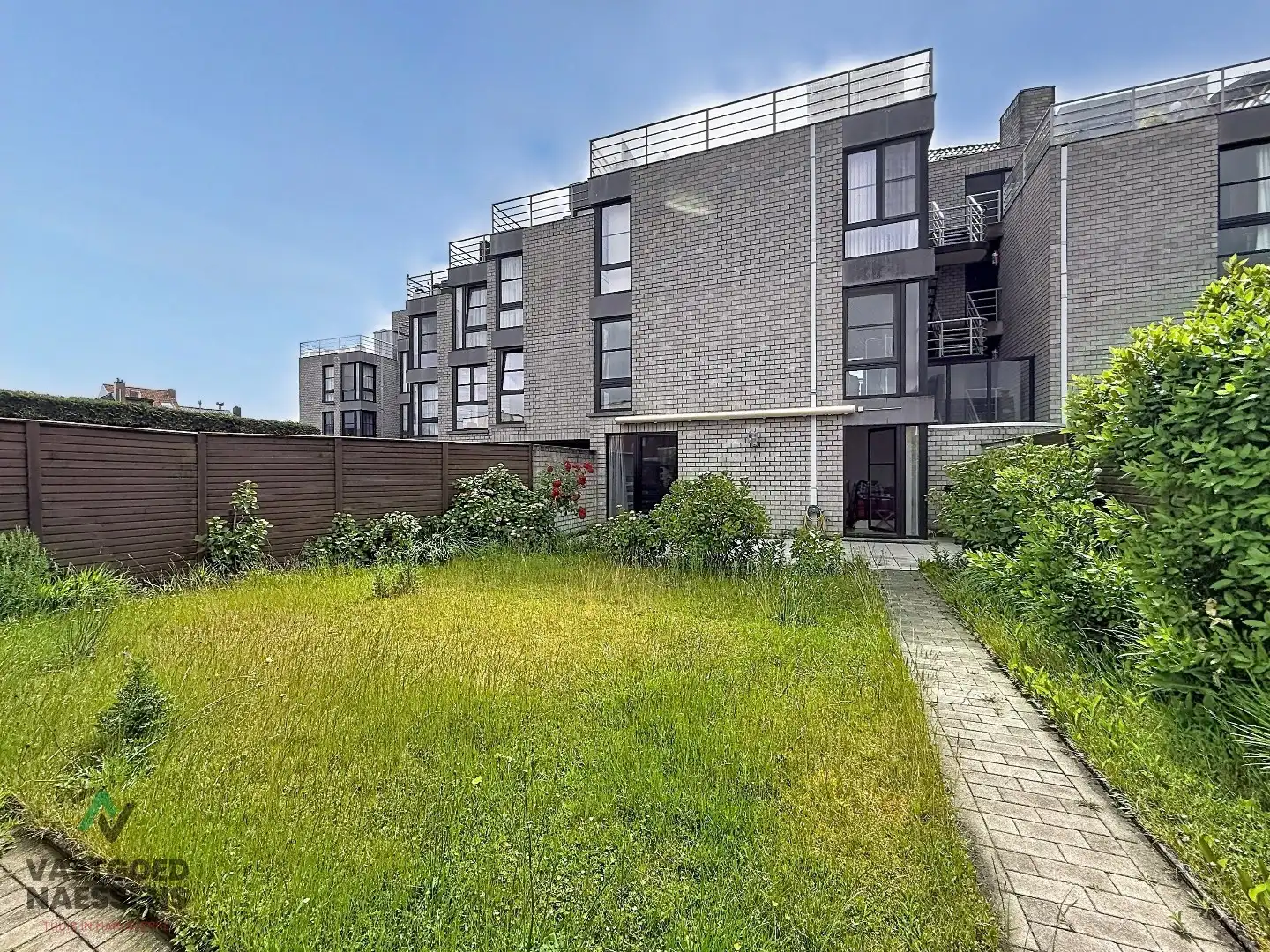 RUIM GLVL 2 SLPK APP MET TUIN EN GARAGE  foto 3