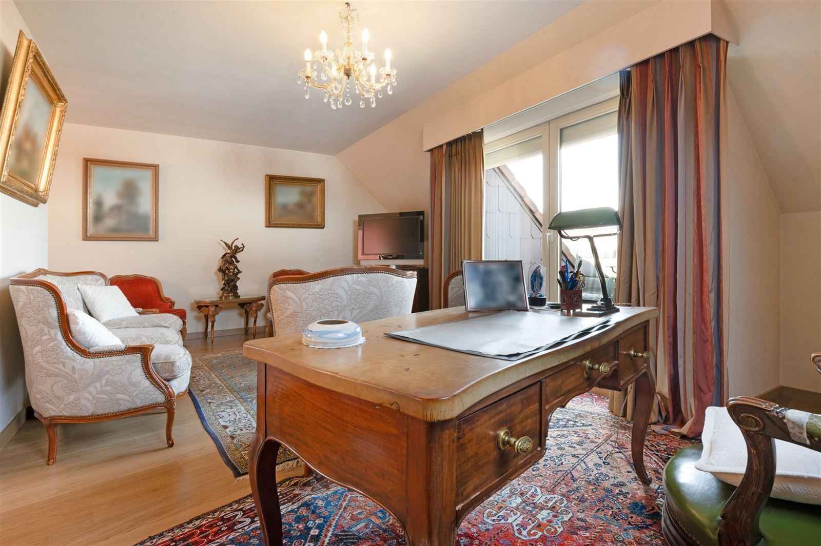Ruim instapklaar appartement in hartje Zottegem! foto 4