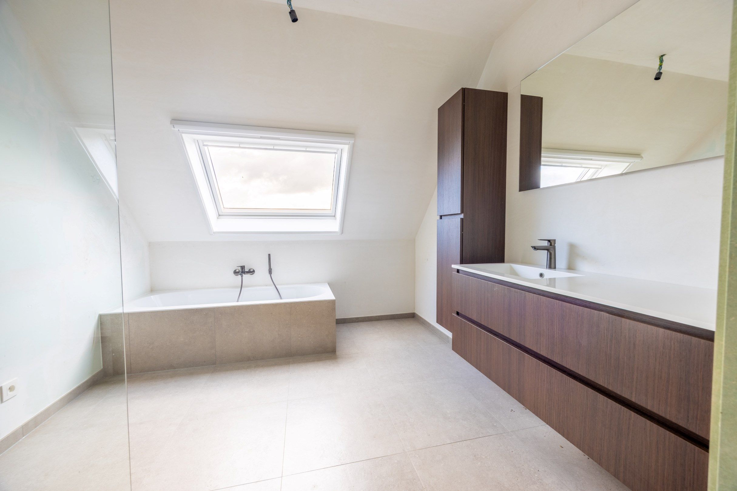 PRACHTIGE NIEUWBOUWWONING MET GARAGE foto 5
