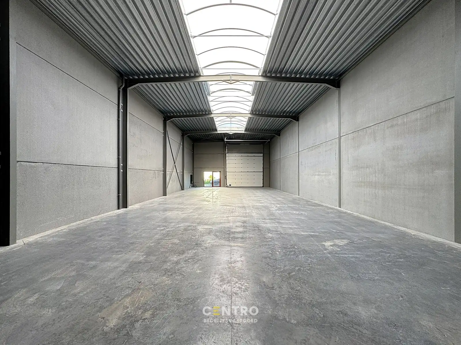 NB MAGAZIJN (272m²) inclusief 1 private PARKEERPLAATS op industriezone "Schatting" te Zedelgem foto 4