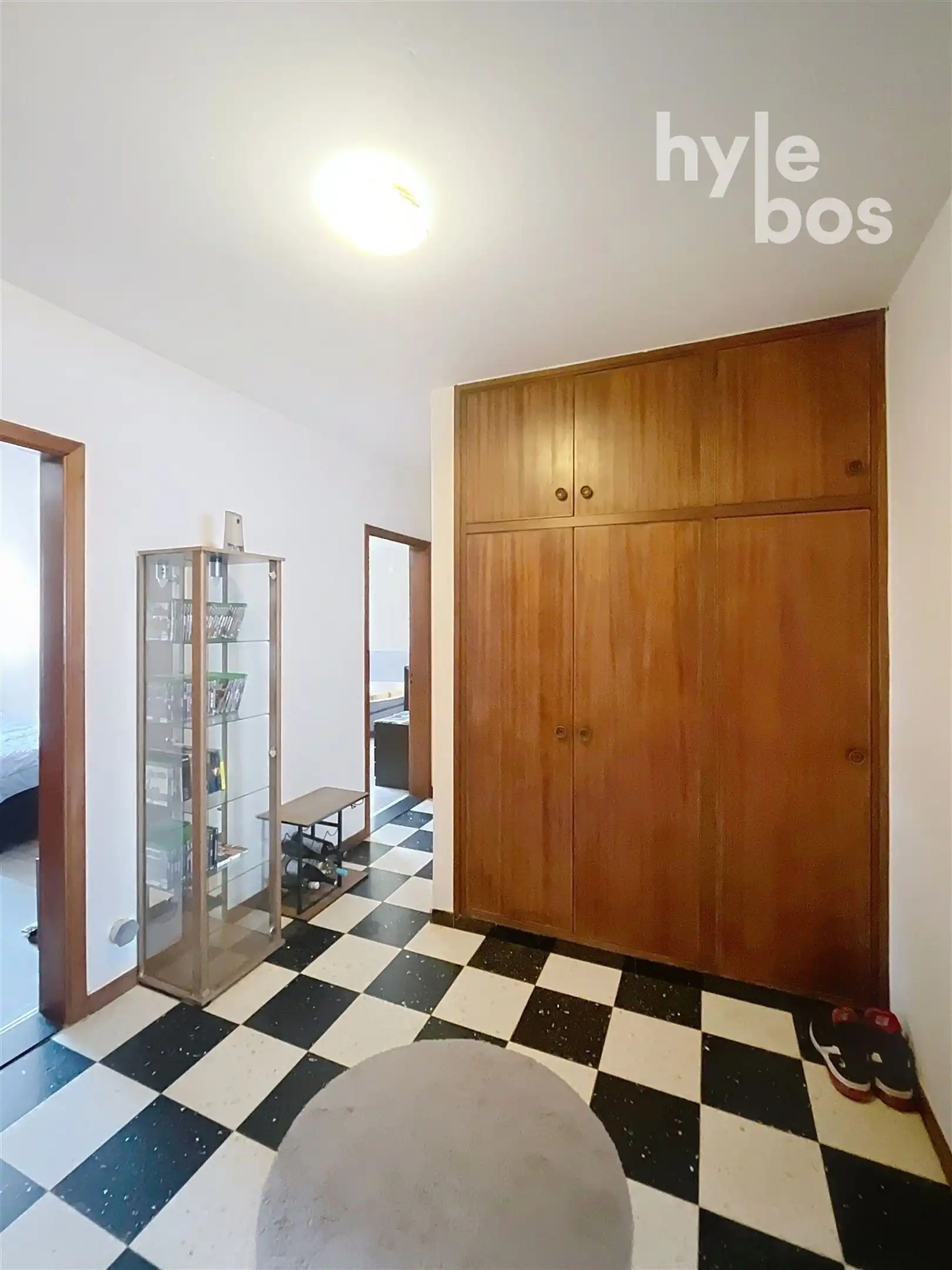 Gelijkvloers 2 slaapkamer appartement foto 2