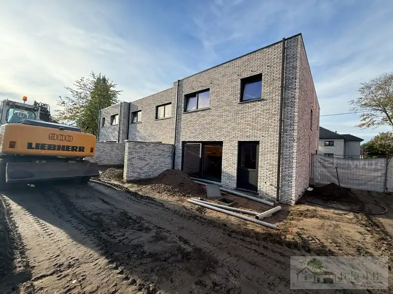 Moderne, energiezuinige woning- volledig afgewerkt incl. carport. foto 9