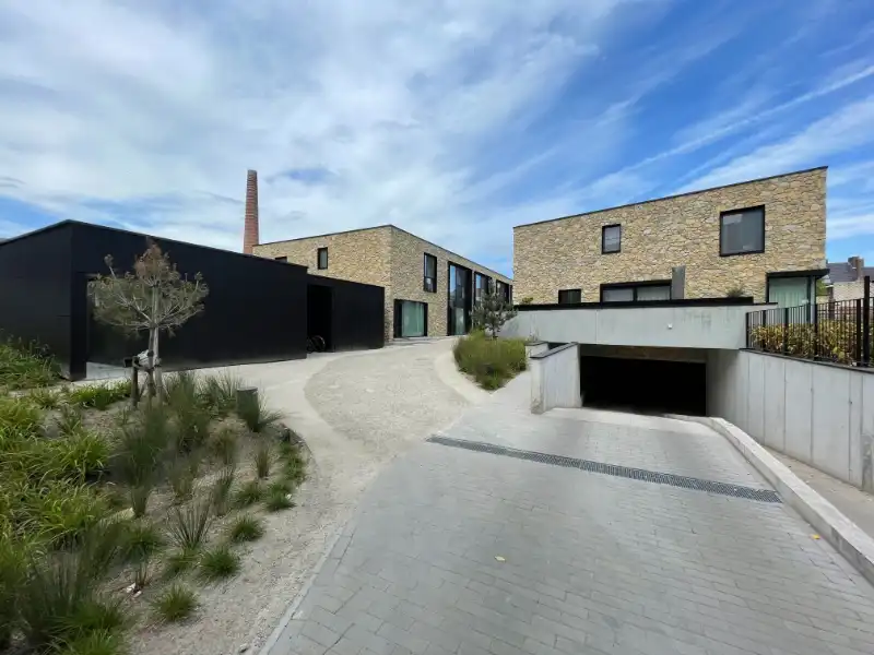 Unieke recente woning in het centrum - nabij Portus Ganda foto 2