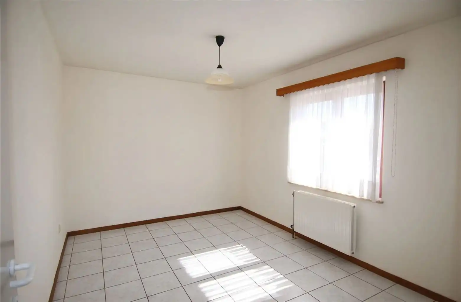 Gelijkvloers appartement met 2 slaapkamers en garagebox. foto 9