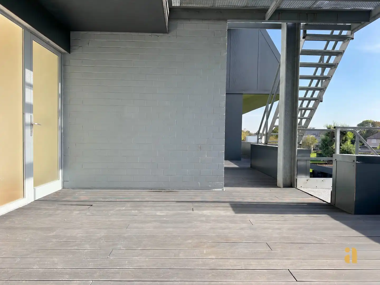 Gerenoveerd, 2 badkamers en een zonnig terras ! foto 12