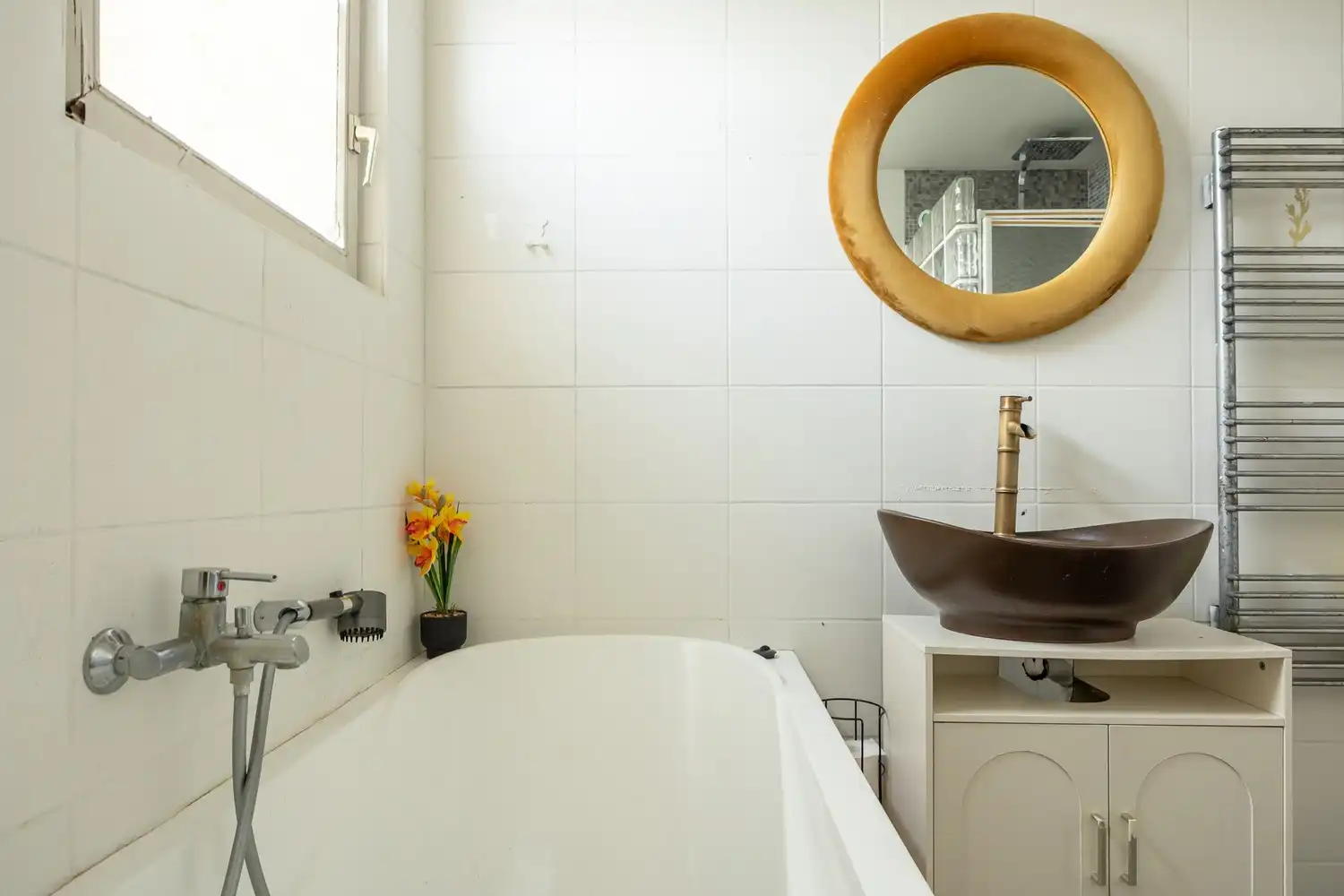 Ruime  op te frissen woning met 6 tot 8 slaapkamers en veelzijdige woonmogelijkheden foto 6