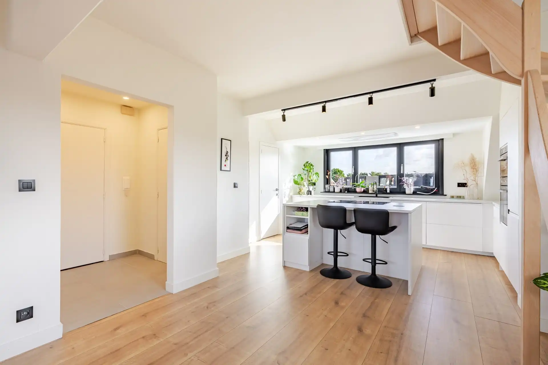 Prachtig gerenoveerd appartement in de dorpskern! foto 7
