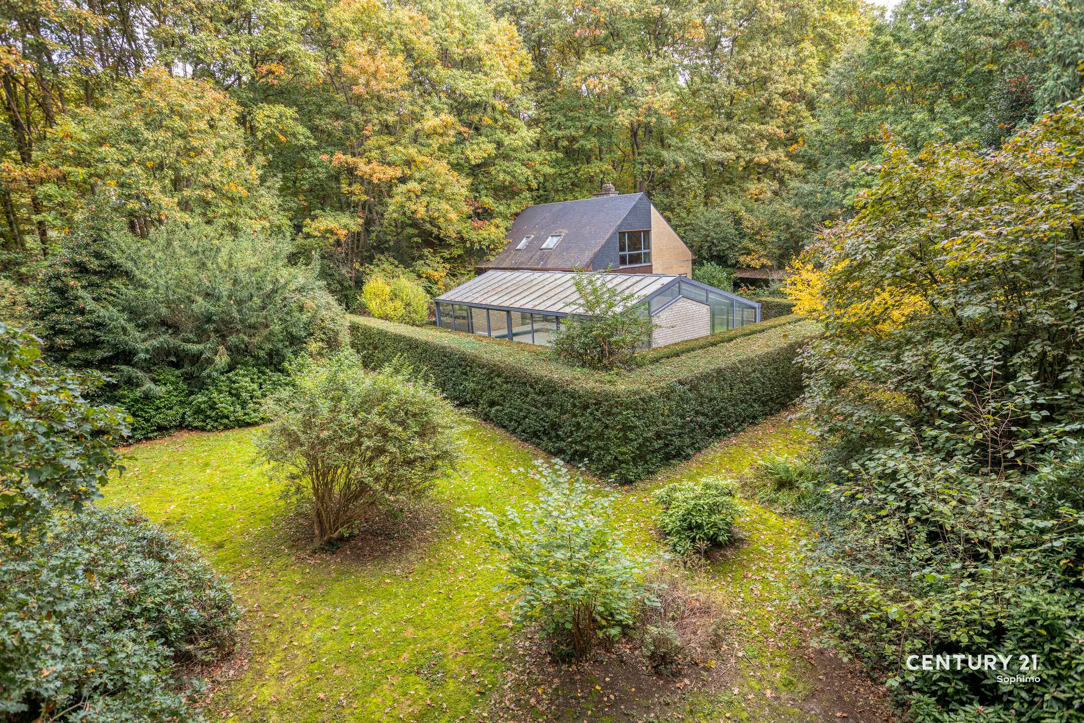 Vrijstaande woning met overdekt zwembad op 46a37 foto 3