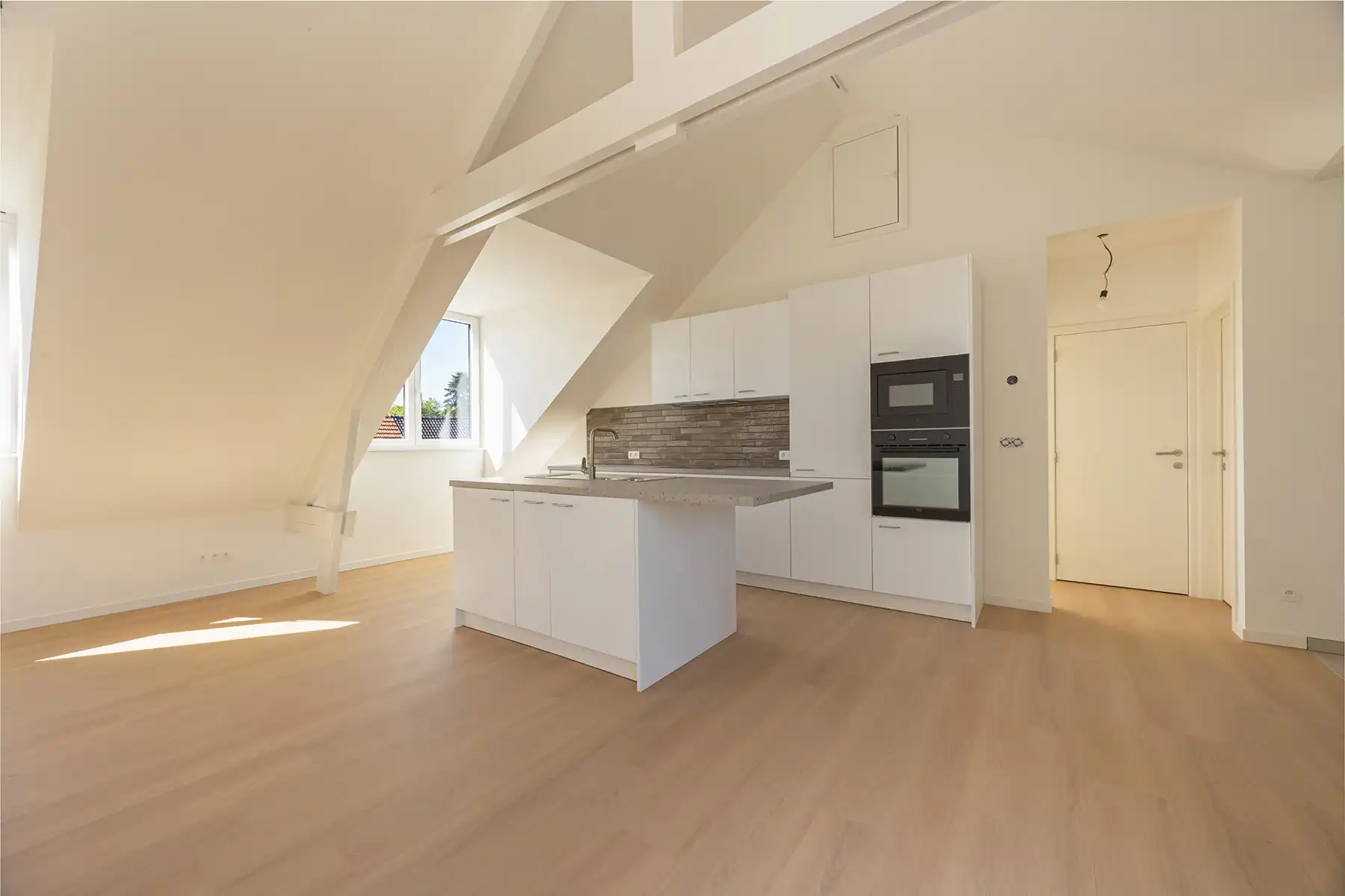 Gerenoveerde loft in hartje Ekeren! foto 7