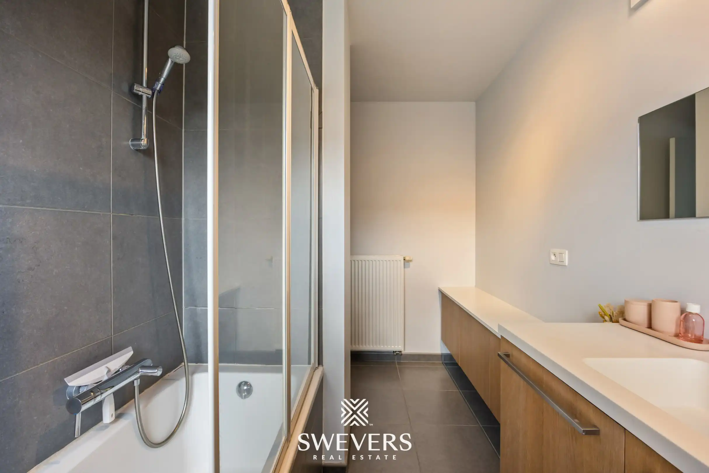 Instapklaar appartement met twee slaapkamers nabij het centrum van Hasselt foto 16