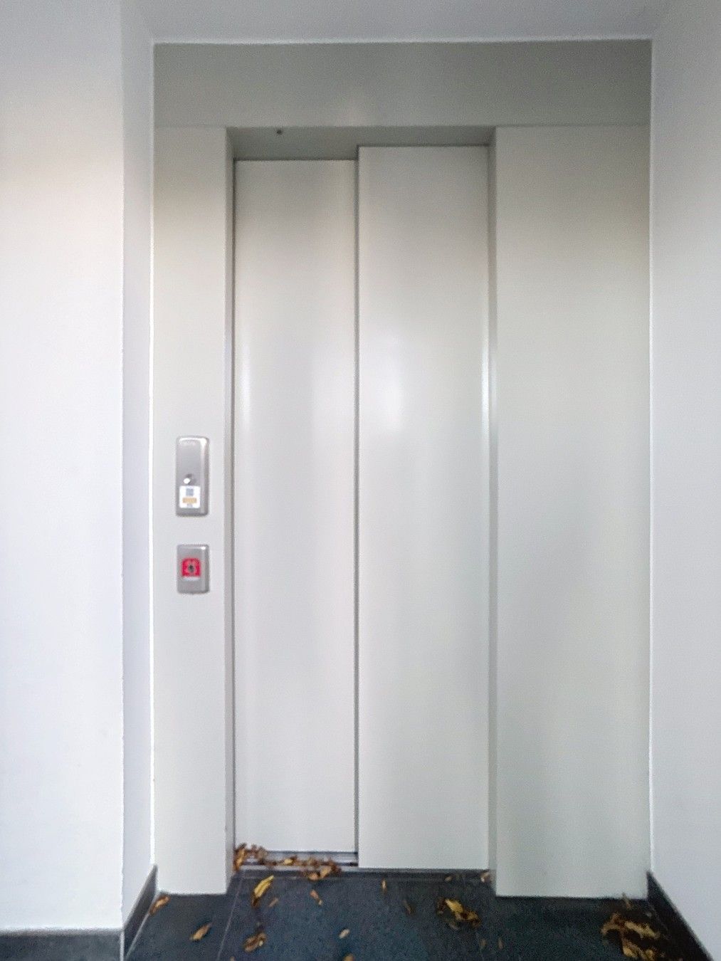 Exclusieve KANTOORRUIMTE (380 m²) met UITSTRALING op toplocatie (op 500m van autosnelwegen), voorzien van modern comfort en maximale zichtbaarheid te Loppem! foto 15