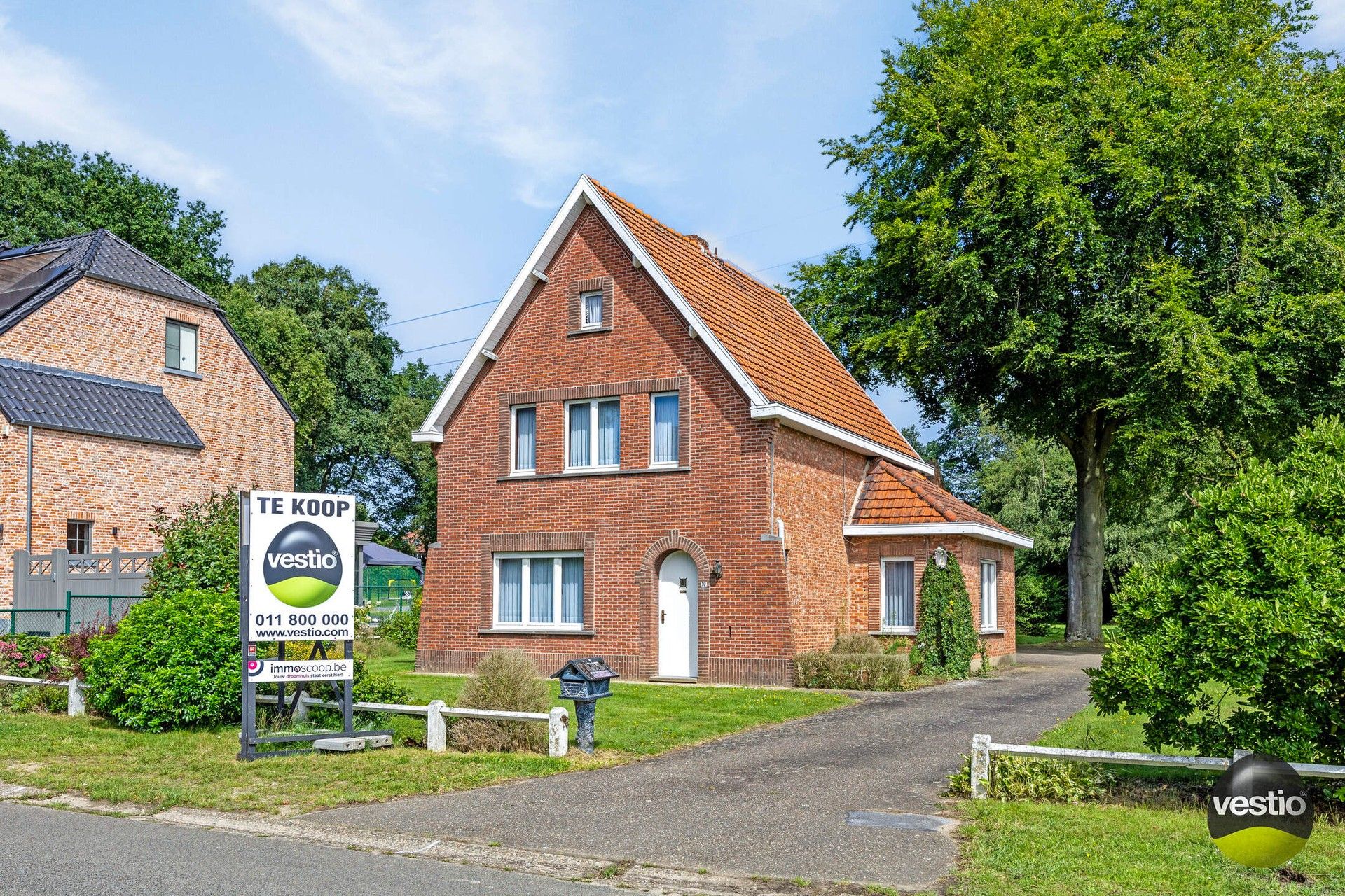 Hoofdfoto van de publicatie: Charmante woning met drie slaapkamers op riant perceel van 21a 8ca te Houthalen-Helchteren