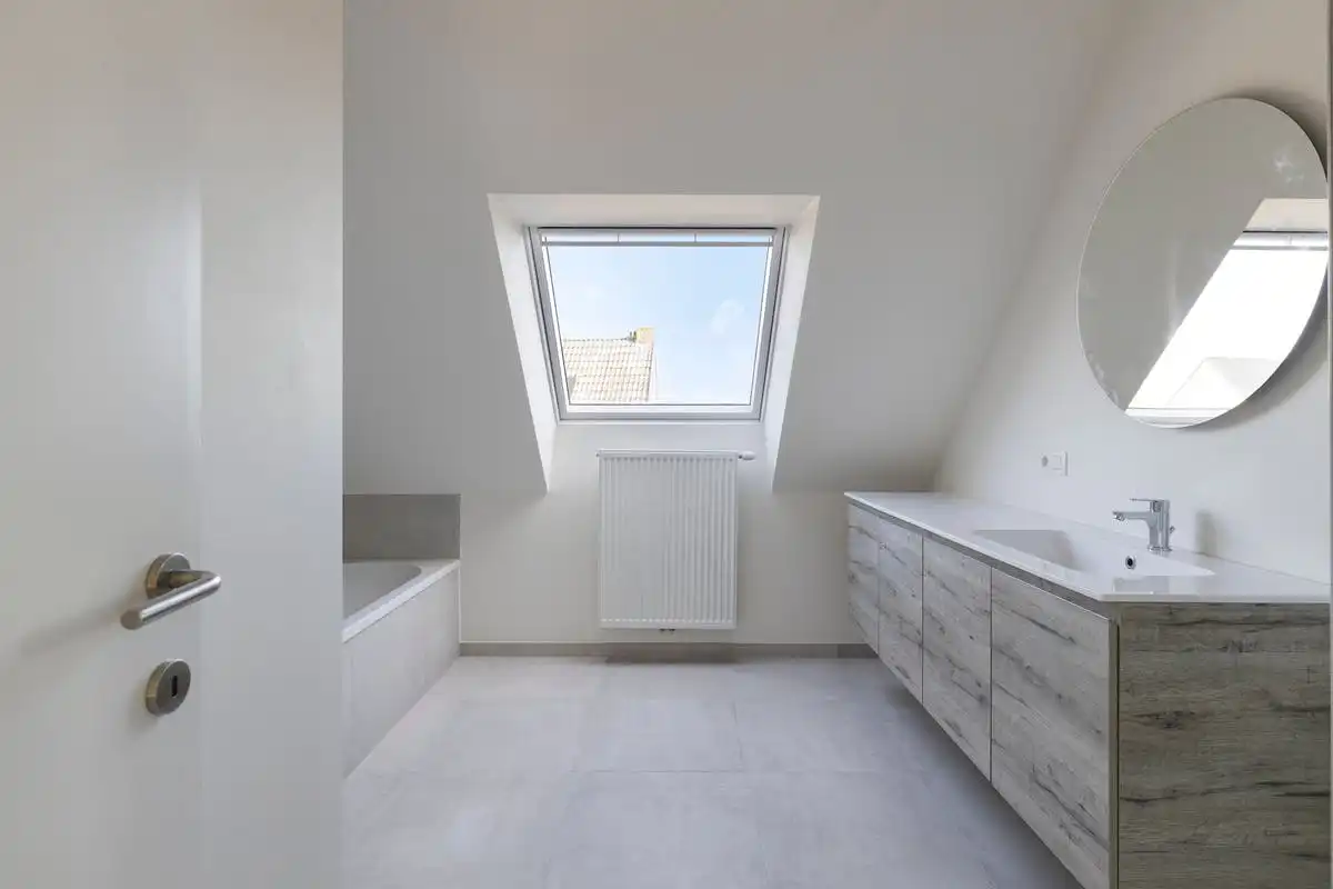 Ruim en lichtrijk appartement in hartje Proven foto 22