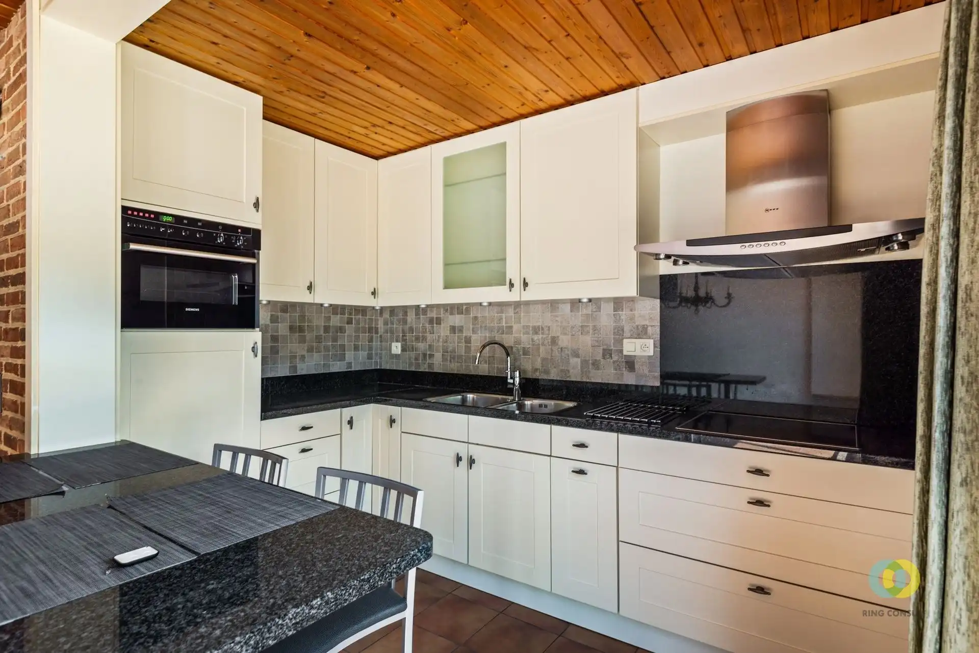 Charmante woning met tuin en garage foto 6