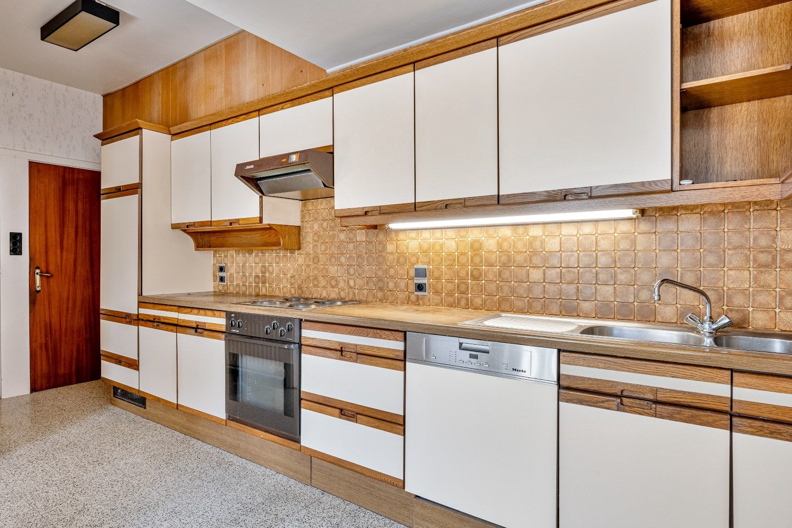 Halfopen charmante woning op toplocatie. foto 10