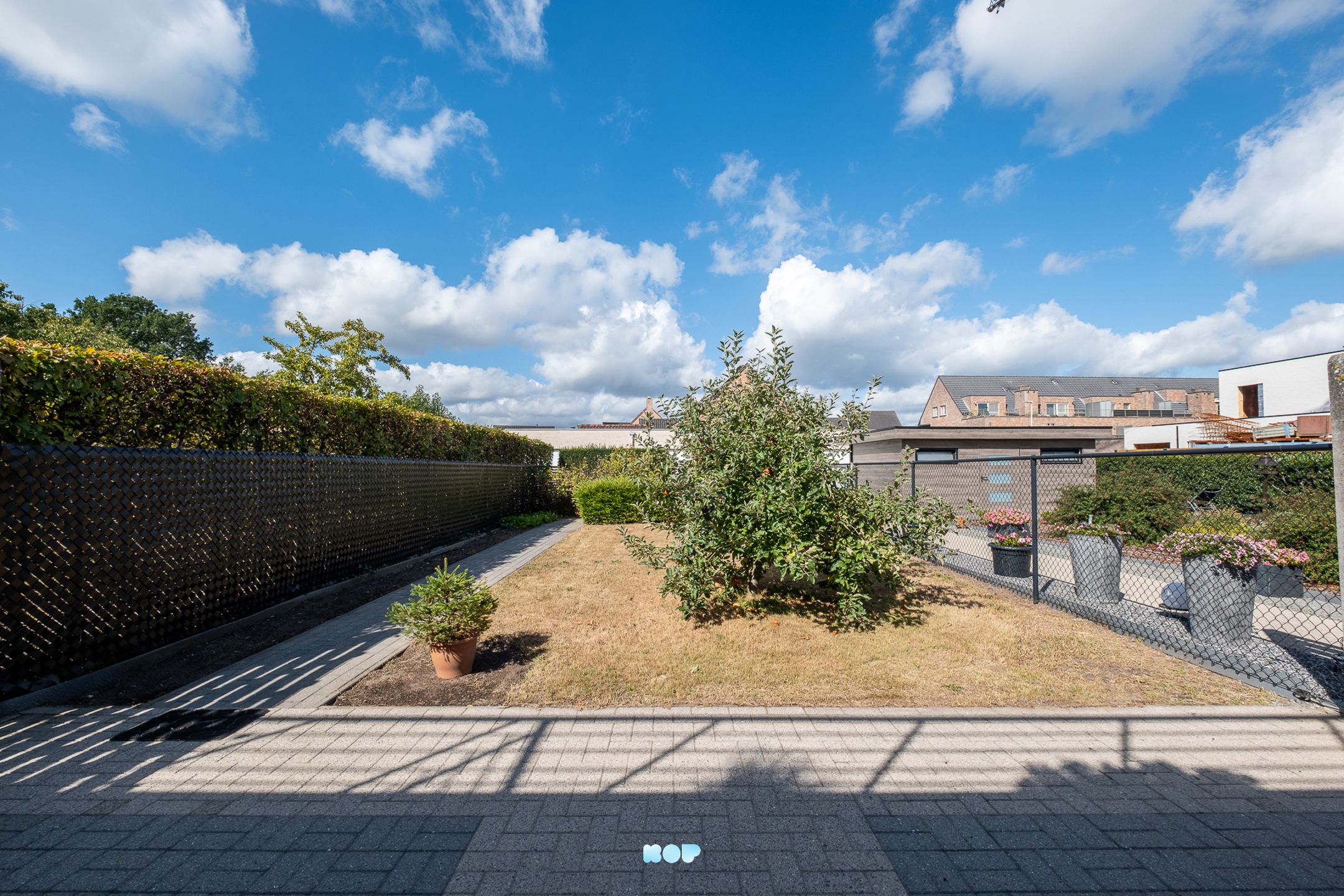 Gelijkvloers appartement met zonnige tuin in Oelegem (Ranst) foto 3