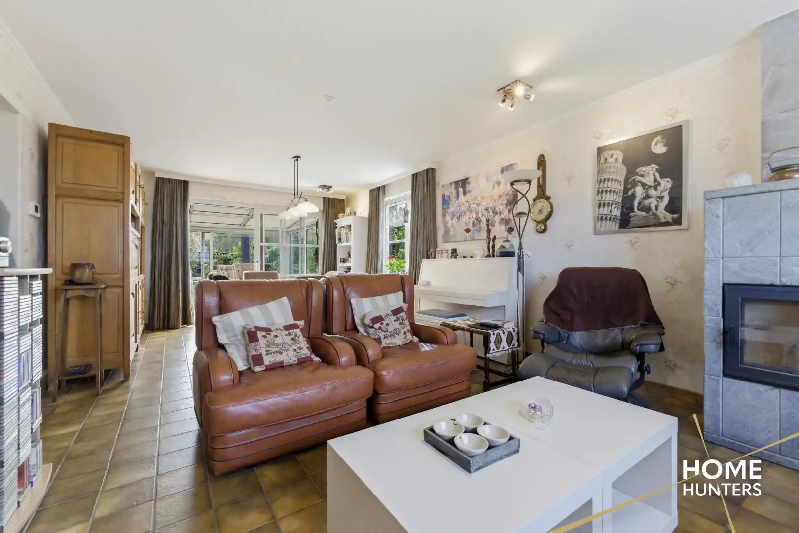 Instapklare villa met 5 slaapkamers, een ruime garage en een prachtige tuin te Dikkebus foto 6