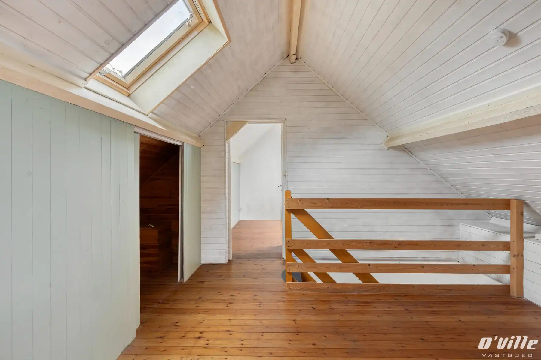 Rustig gelegen, instapklaar wonen in het groen. foto 12