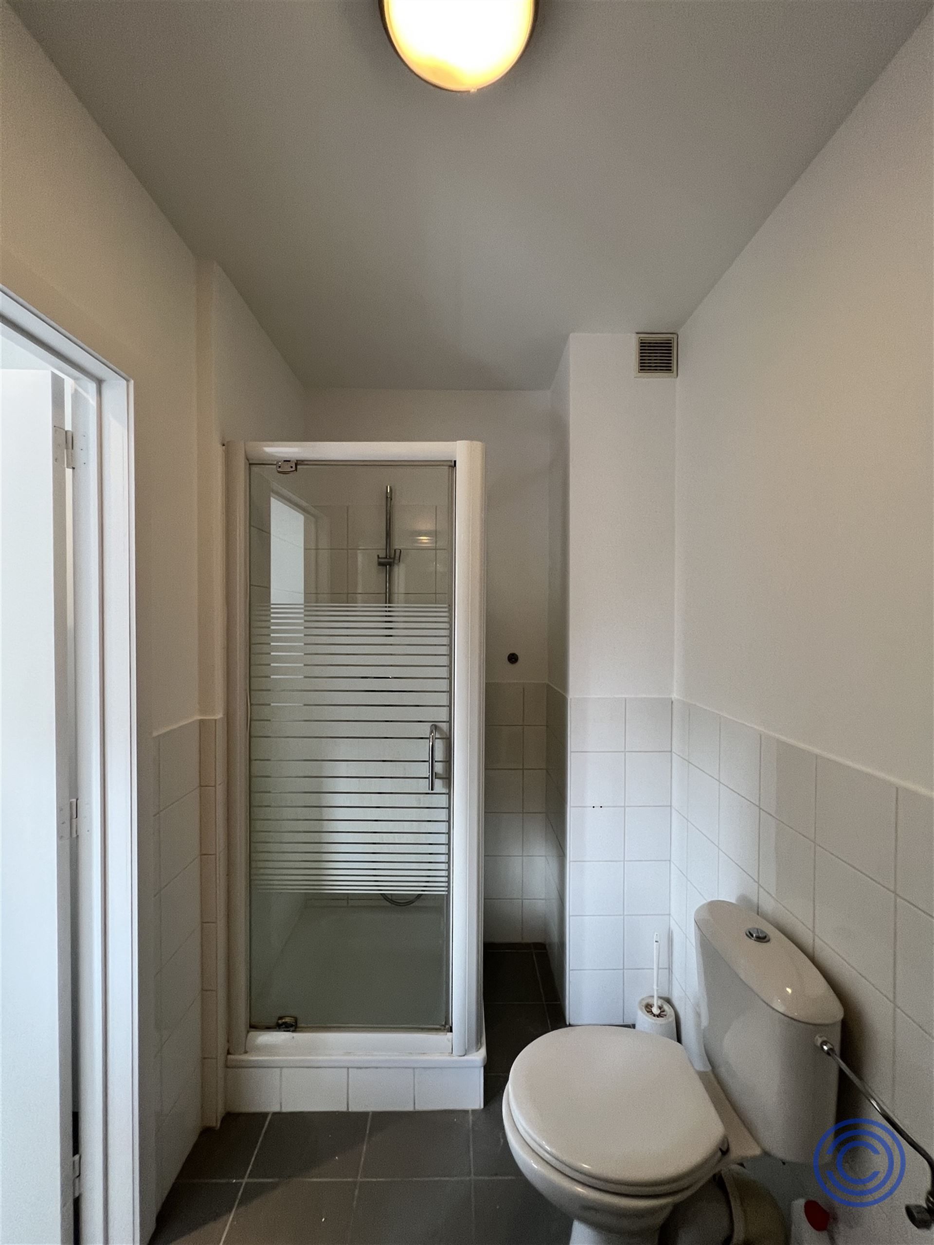 Leuke studio met terrasje en 4,5% rendement! foto 6