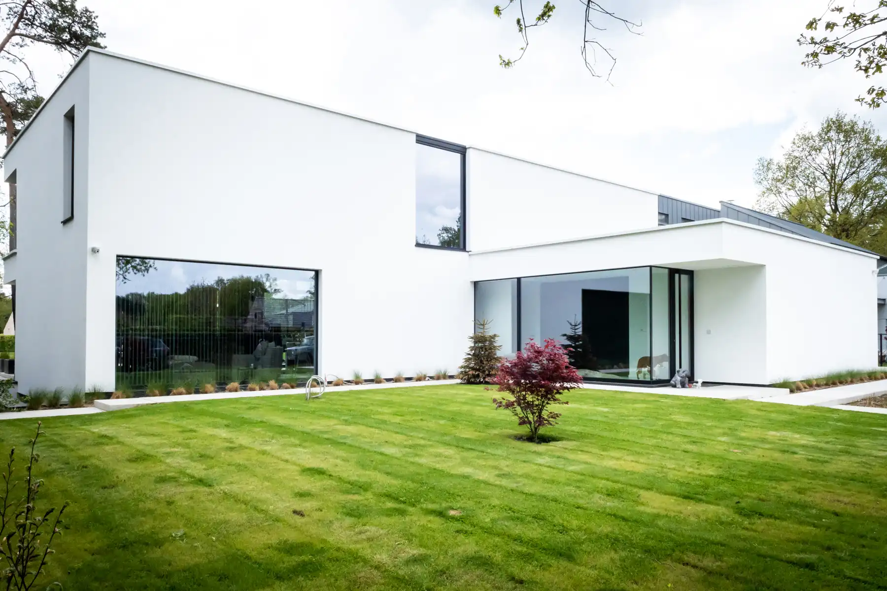 Ruime moderne luxe villa met zwembad op ca. 2339 m². foto 32