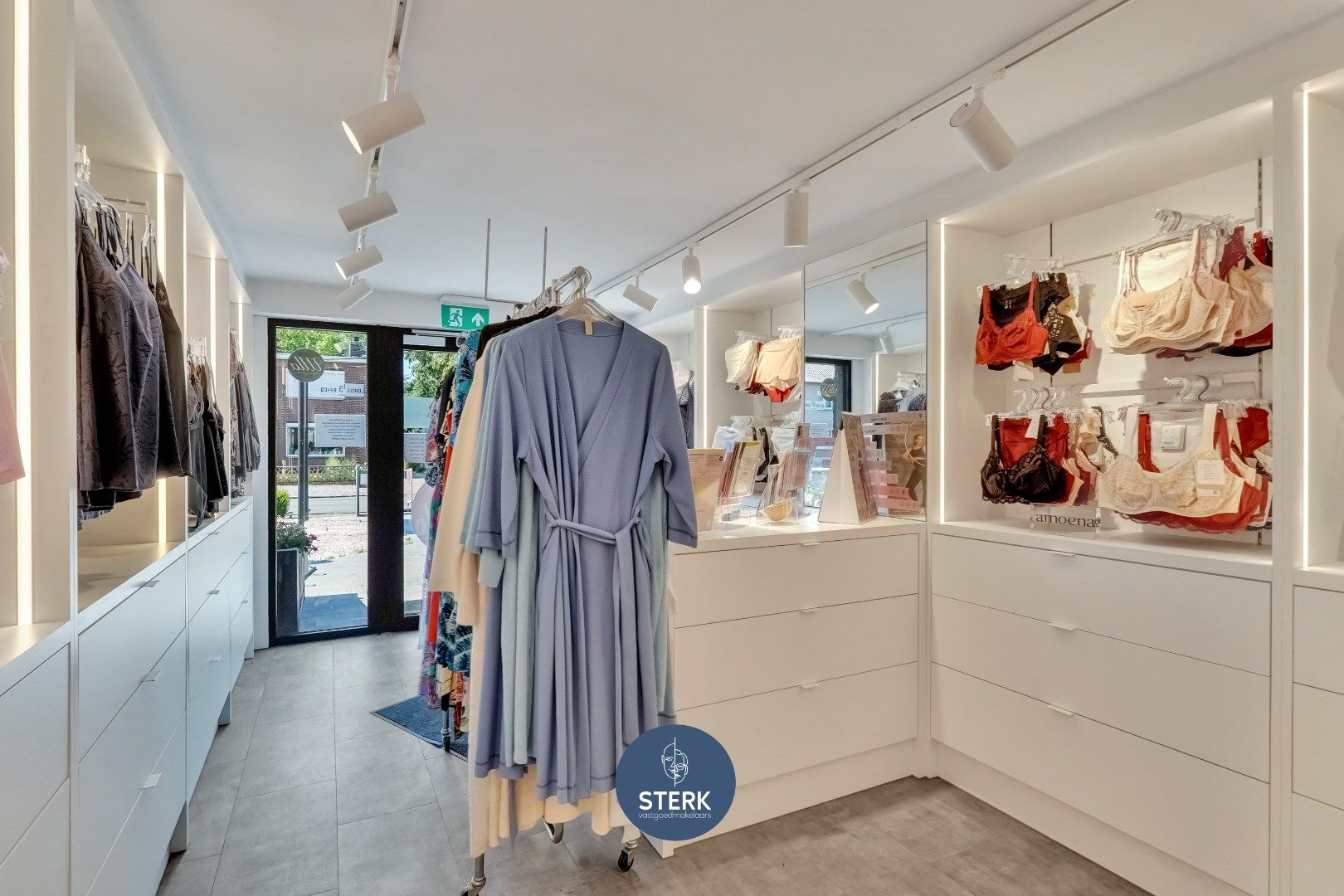 RUIME WONING MET COMMERCIËLE RUIMTE OP EEN CENTRALE LIGGING TE MAASMECHELEN !  foto 23