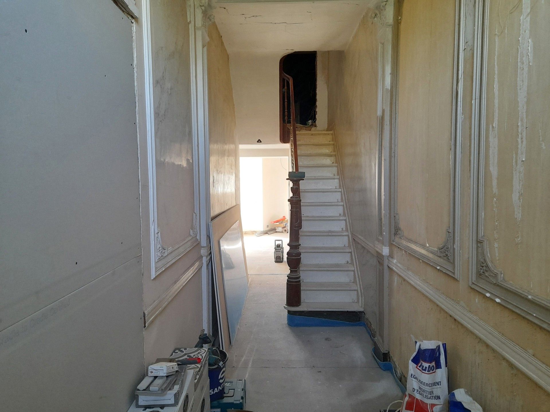 Af te werken woning in centrum Nijlen foto 4