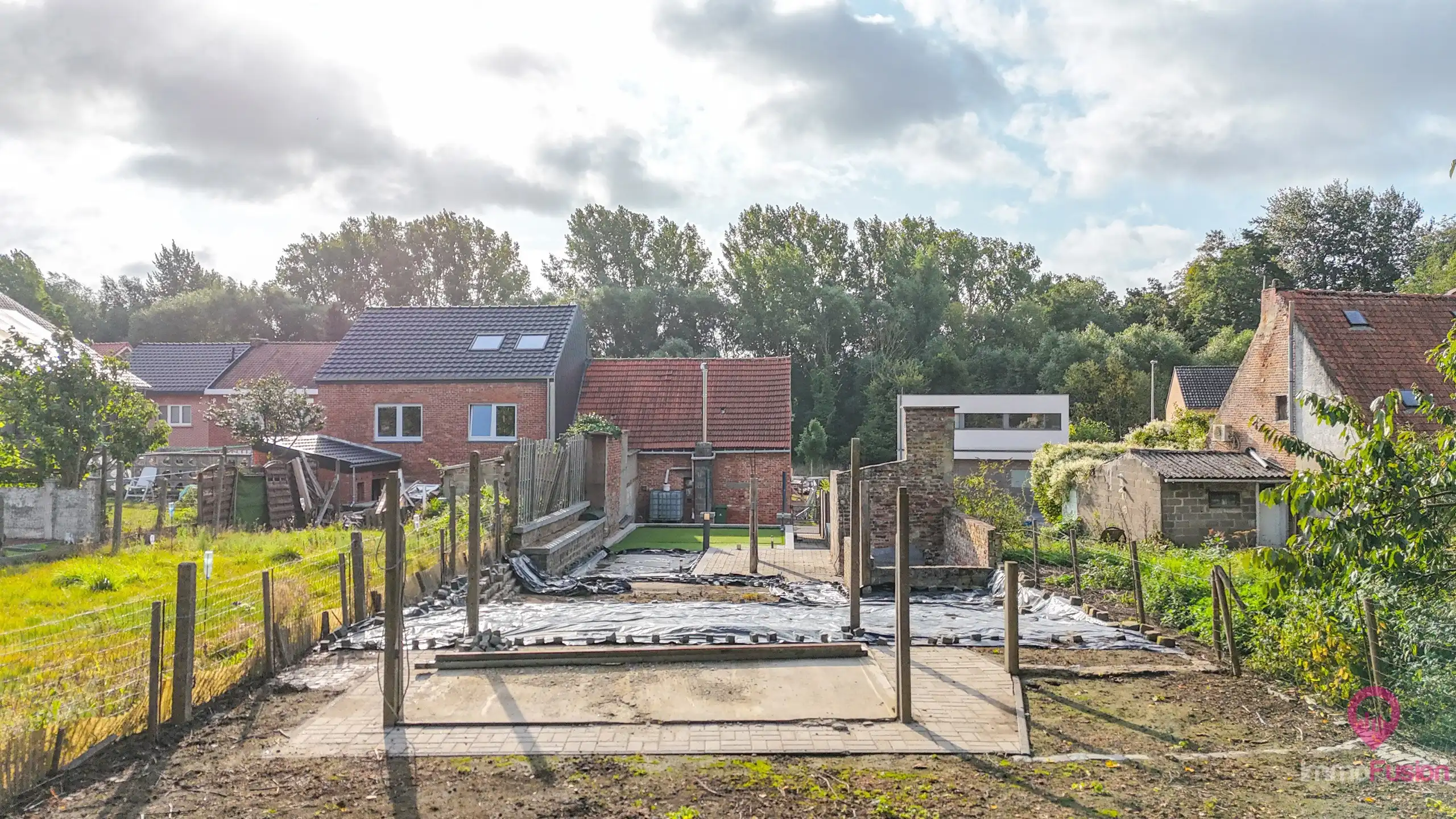 Te renoveren woning gelegen op een doodlopende straat! foto 3