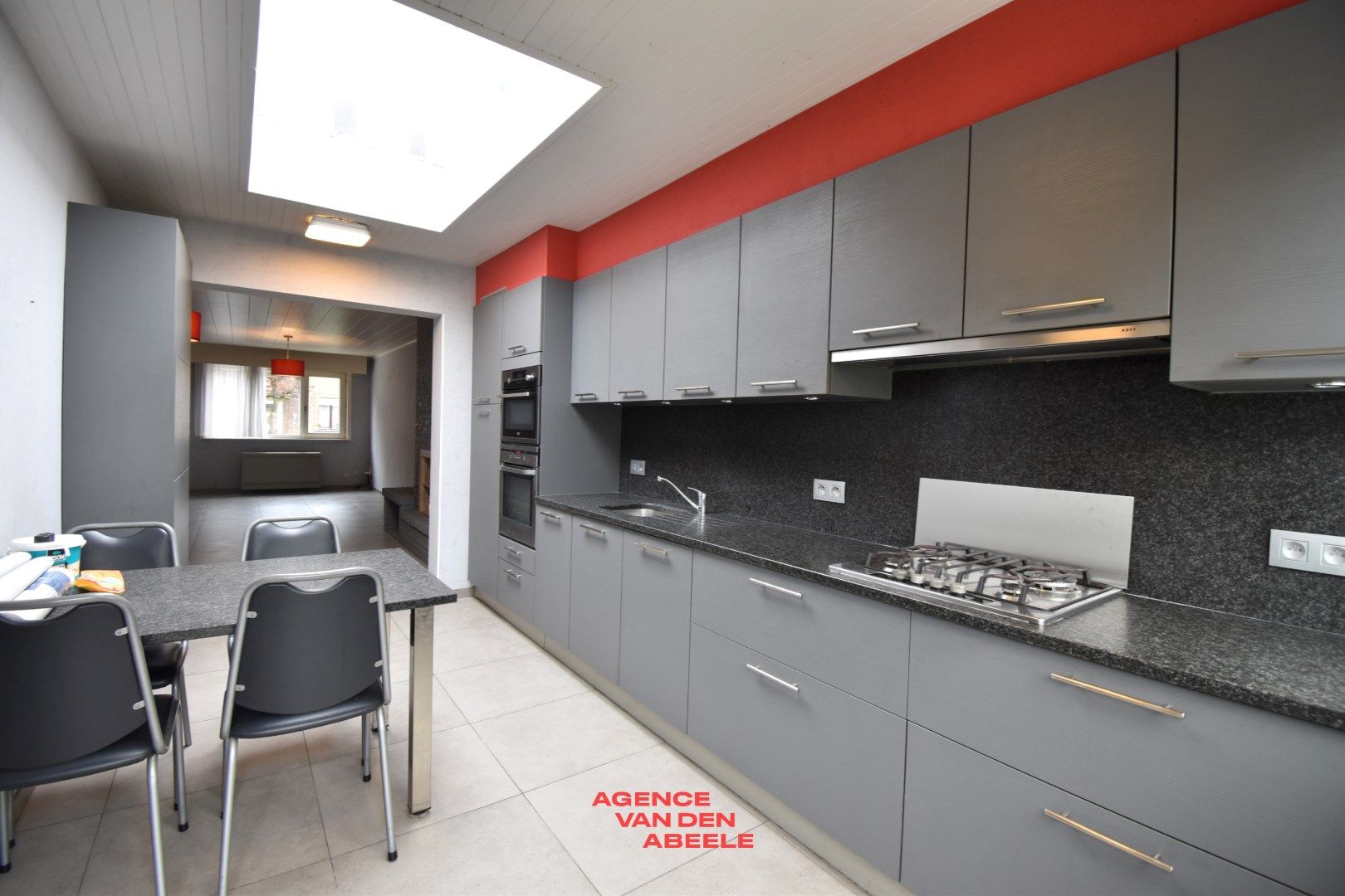 Woning met tuin op goede locatie! foto 6