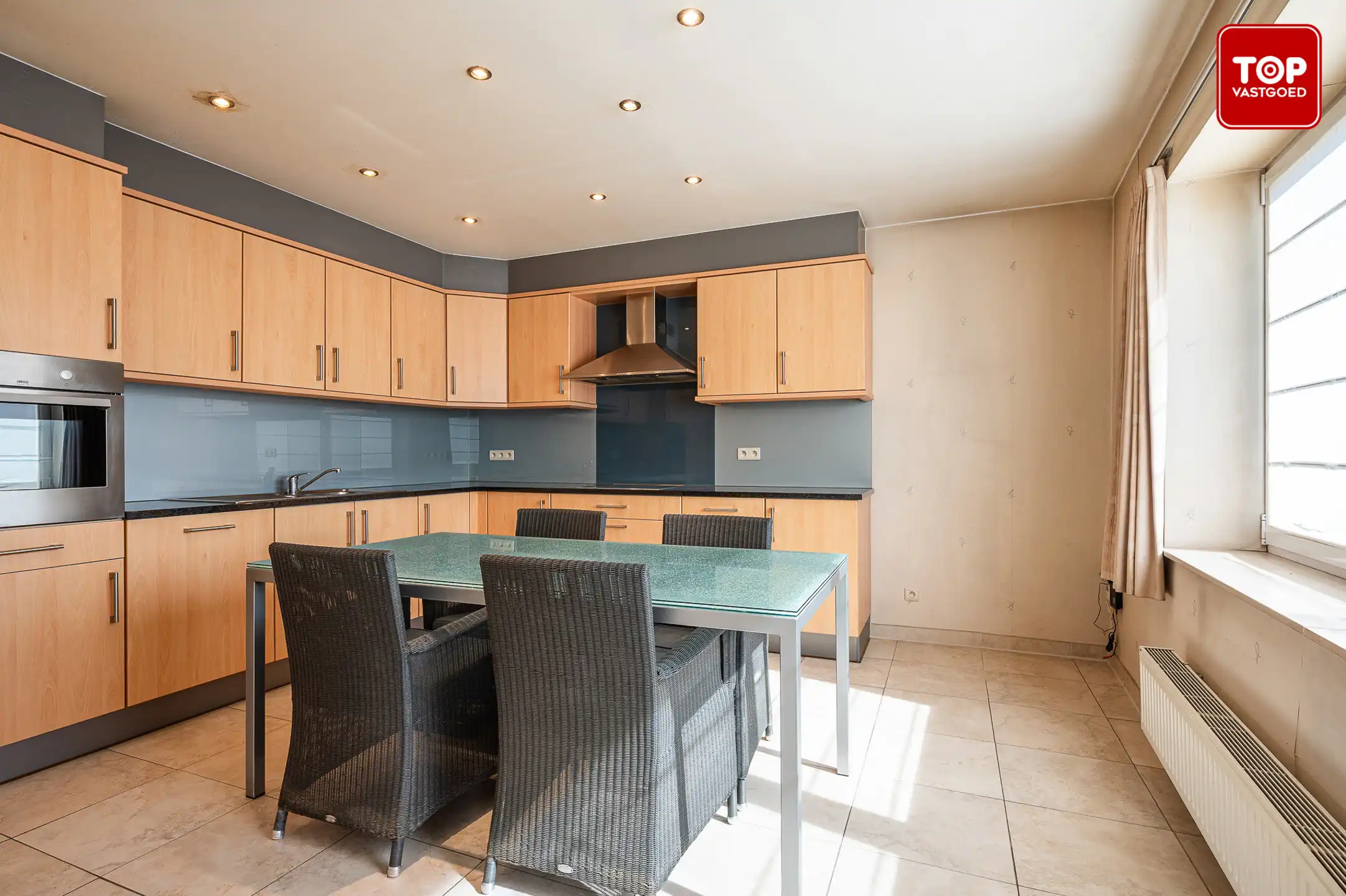 Zeer groot duplex appartement met garage. foto 7