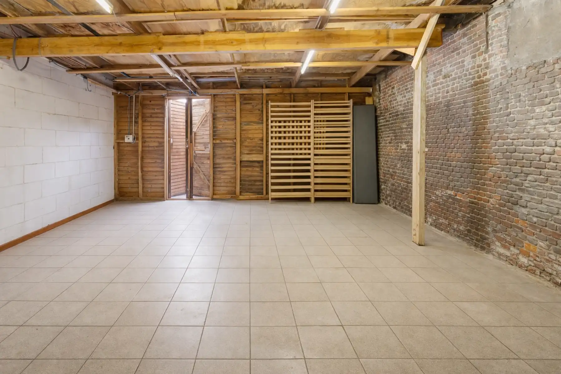 Opbrengsteigendom met 2 appartementen en handelsruimte foto 12