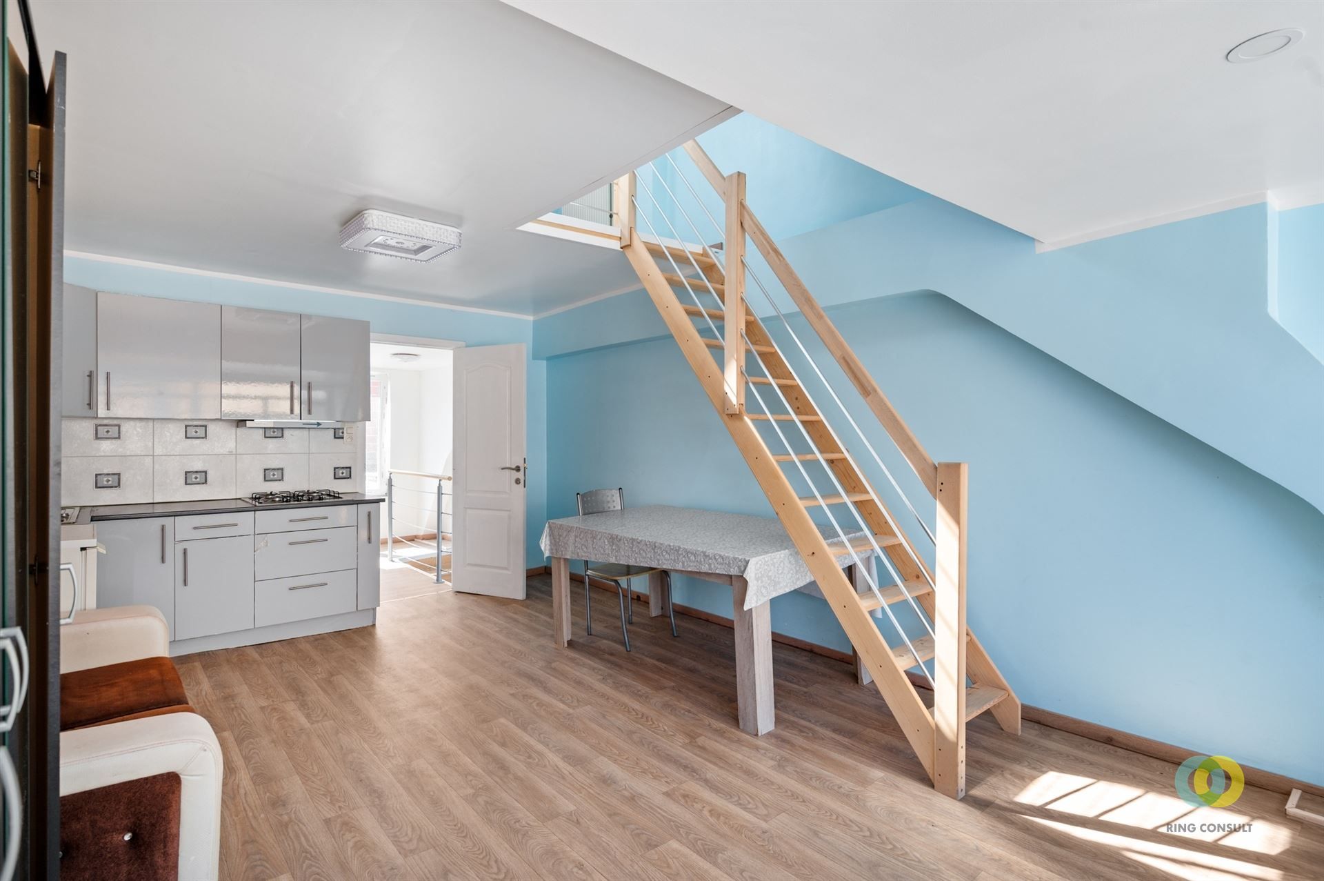 Huis met koer en drie slaapkamers mogelijk foto 4