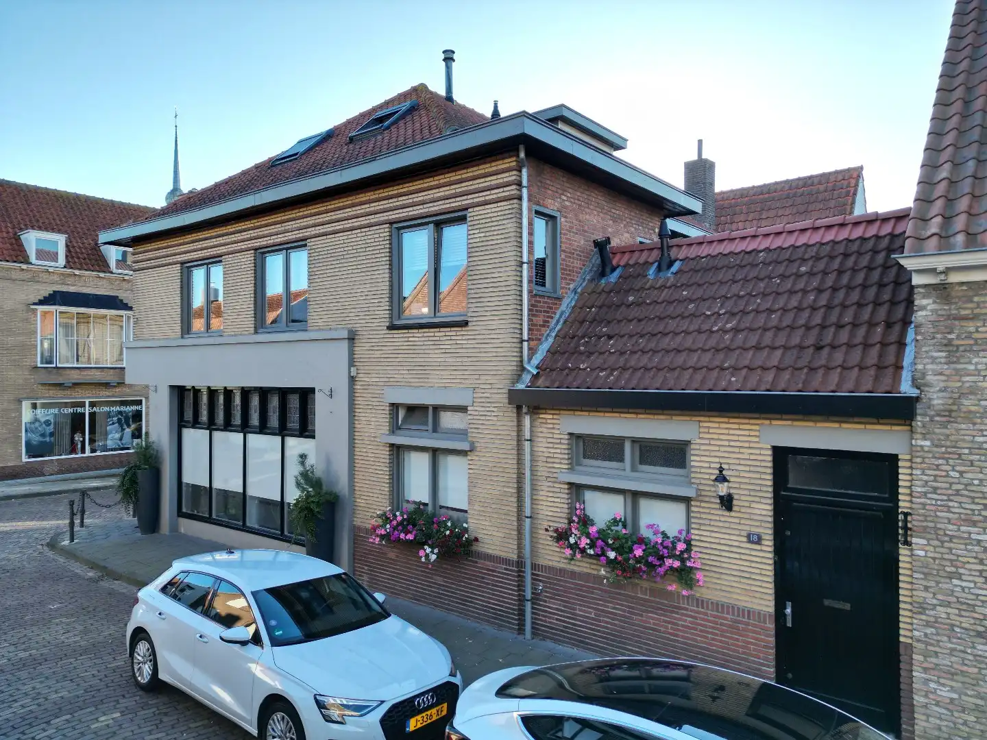 Veelzijdig pand in historisch IJzendijke foto 3