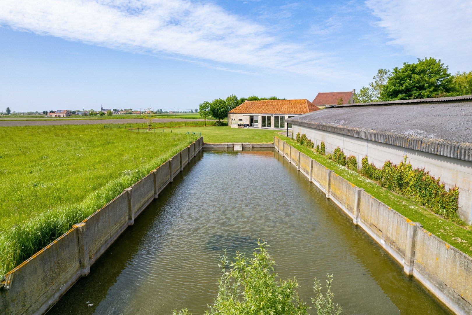 Unieke vierkantshoeve met binnenzwembad foto 20