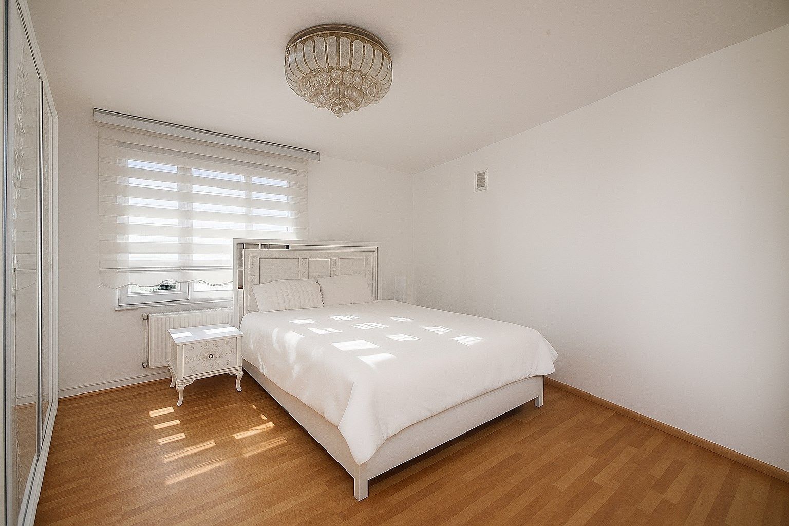 Te koop in Sint-Niklaas: ruime halfopen bebouwing met 4 slaapkamers, dubbele oprit en een grote, uitgestrekte zuidgerichte tuin – ideaal voor gezinnen! foto 12