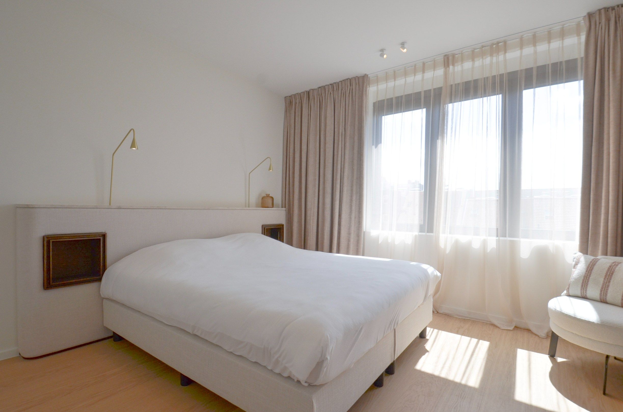 Uitzonderlijk gerenoveerd appartement met frontaal zeezicht in het Zoute. foto 27