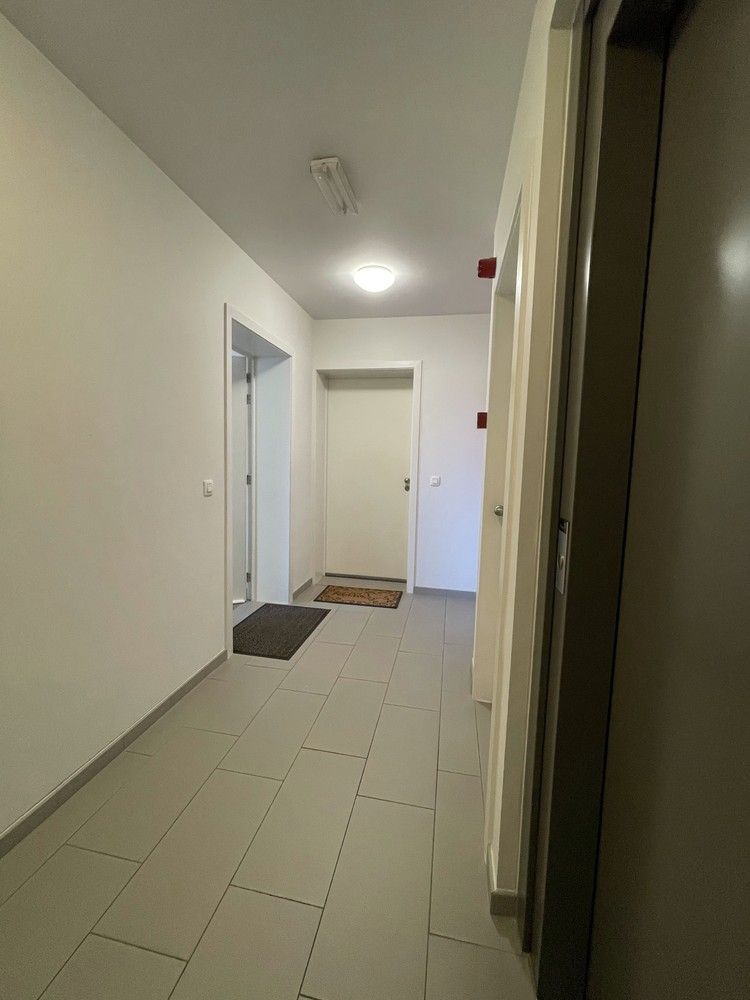 Net appartement met 2 slaapkamers, terras en autostaanplaats foto 9