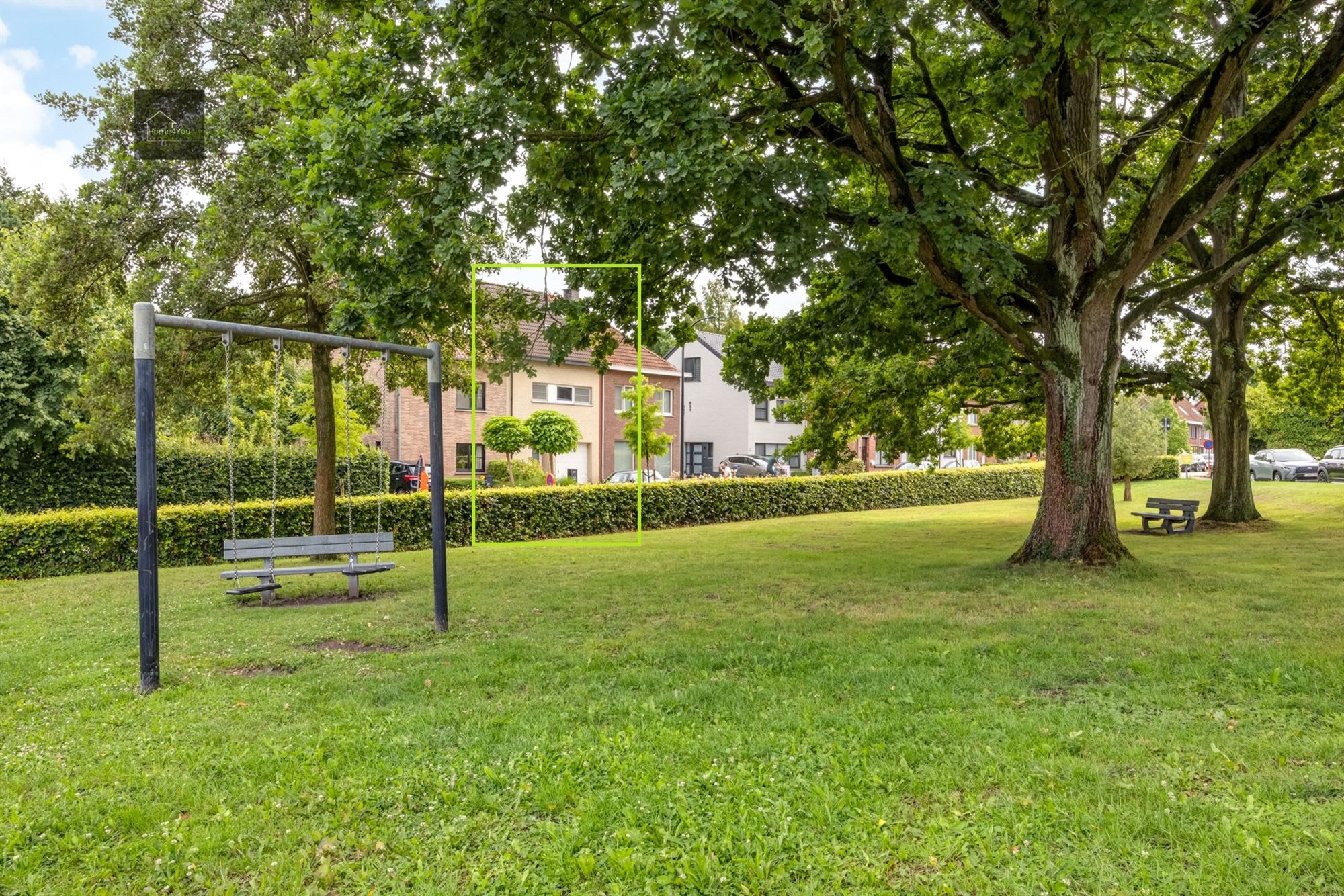Instapklare gezinswoning met 4 slaapkamers en zuid tuin foto {{pictureIndex}}