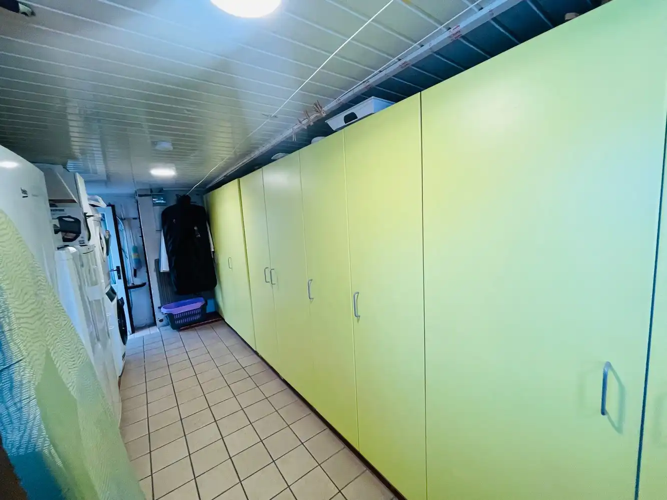 Sint-Andries,Uiterst verzorgd INSTAPKLAAR ENERGIEZUINIG woonhuis ( reno 2019) met grote, zonnige ZUIDWESTgerichte aangelegde terrastuin en prachtig ingericht HUISJE achteraan in de tuin, foto 27