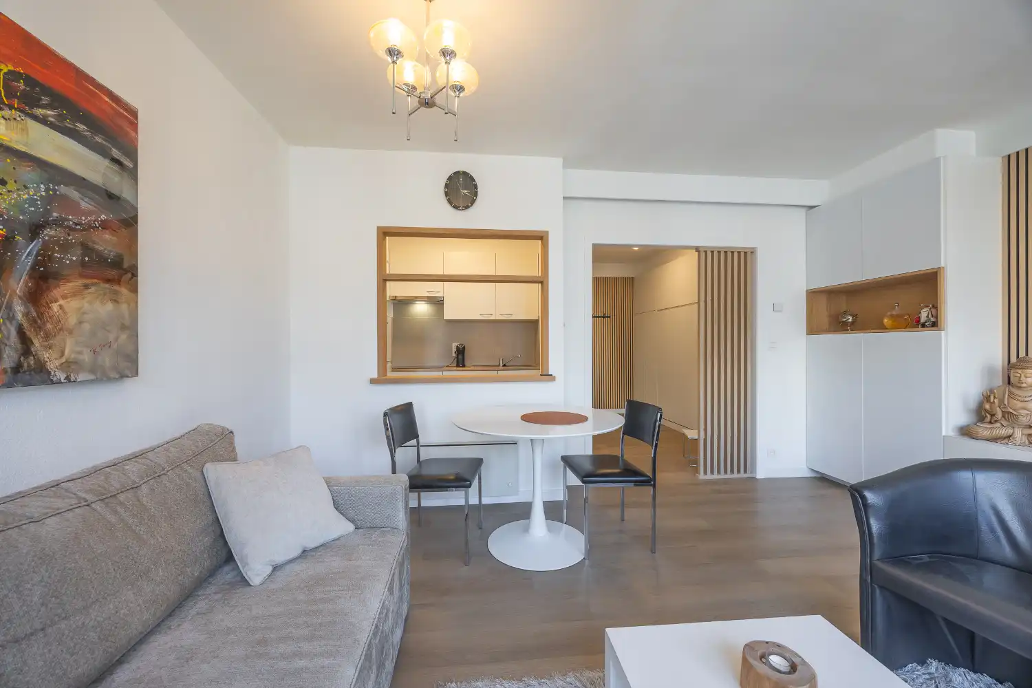 Prachtig gerenoveerde studio te koop in Middelkerke, op slechts enkele stappen van de zee foto 3