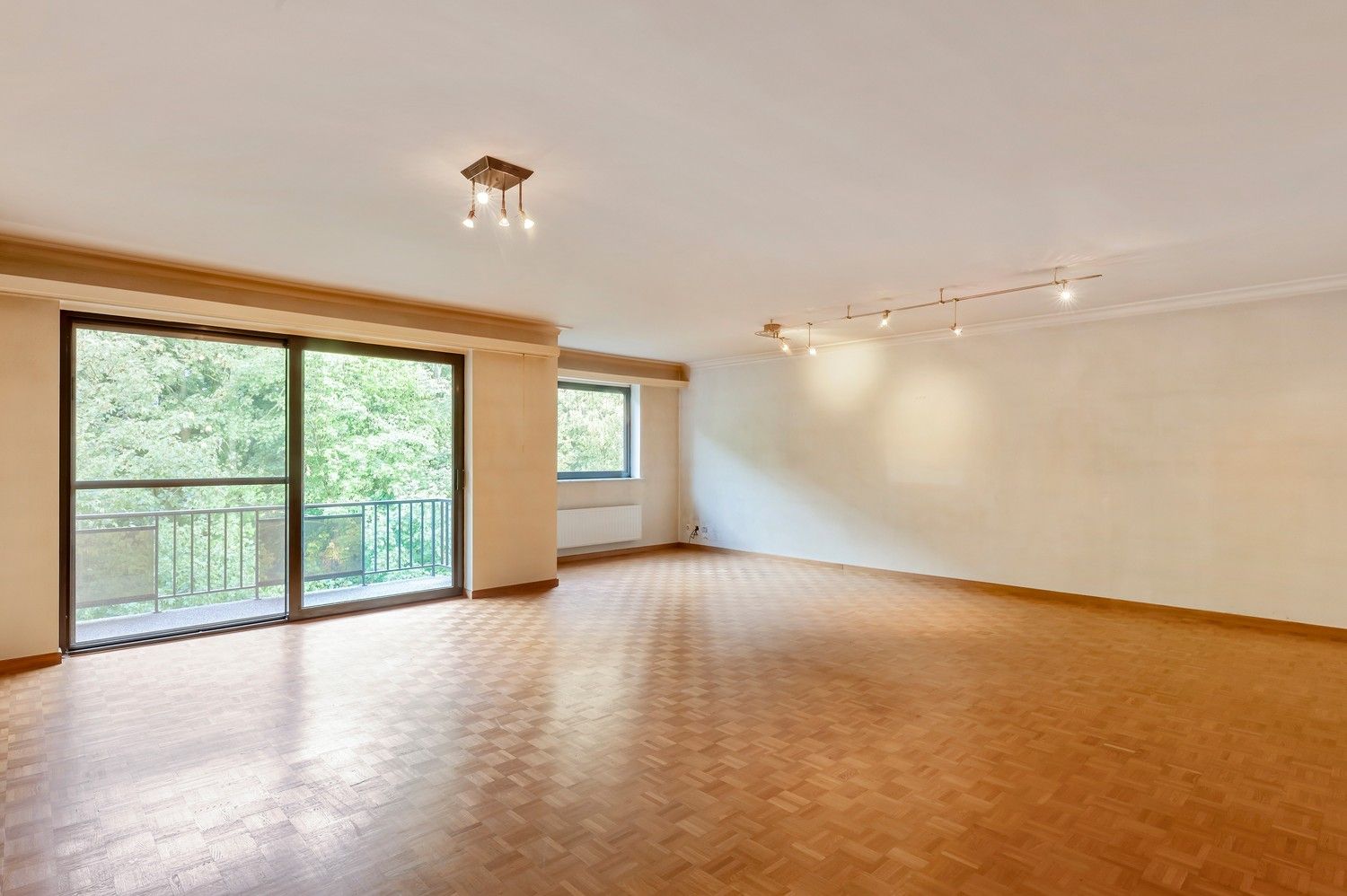 Ruim en lichtrijk appartement (ca. 145 m²) met uitzicht op de stadsvesten van Lier. foto 11