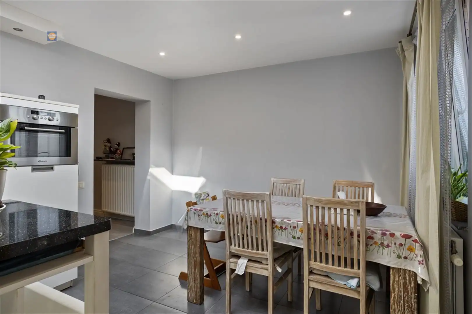 Rustig gelegen woning met 4 slaapkamers foto 7