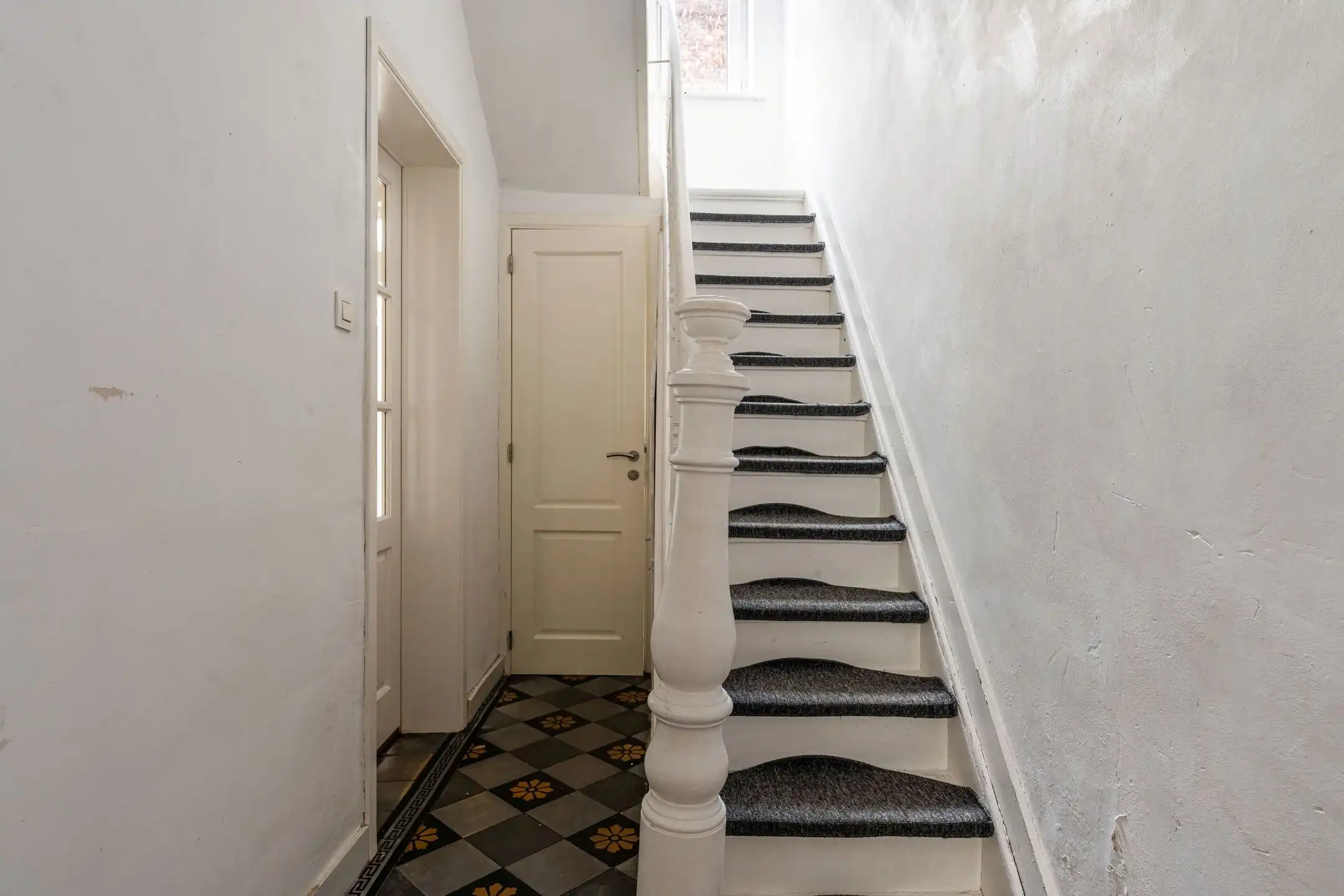 Authentieke stadswoning met 4 slaapkamers en ruime koer nabij Gent foto 2