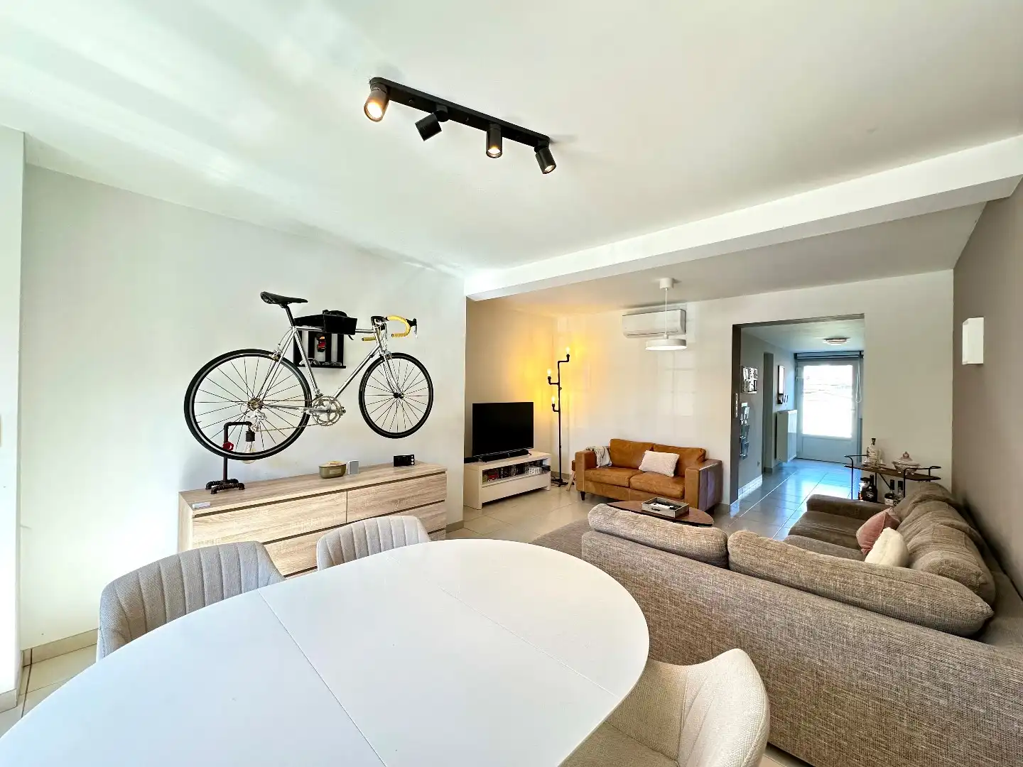 Volledig instapklare woning met 2 slaapkamers en tuin in Tongeren foto 2