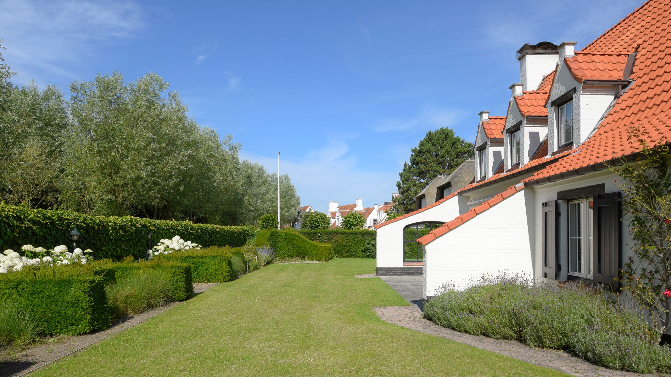 Alleenstaande villa met veel potentieel foto 1